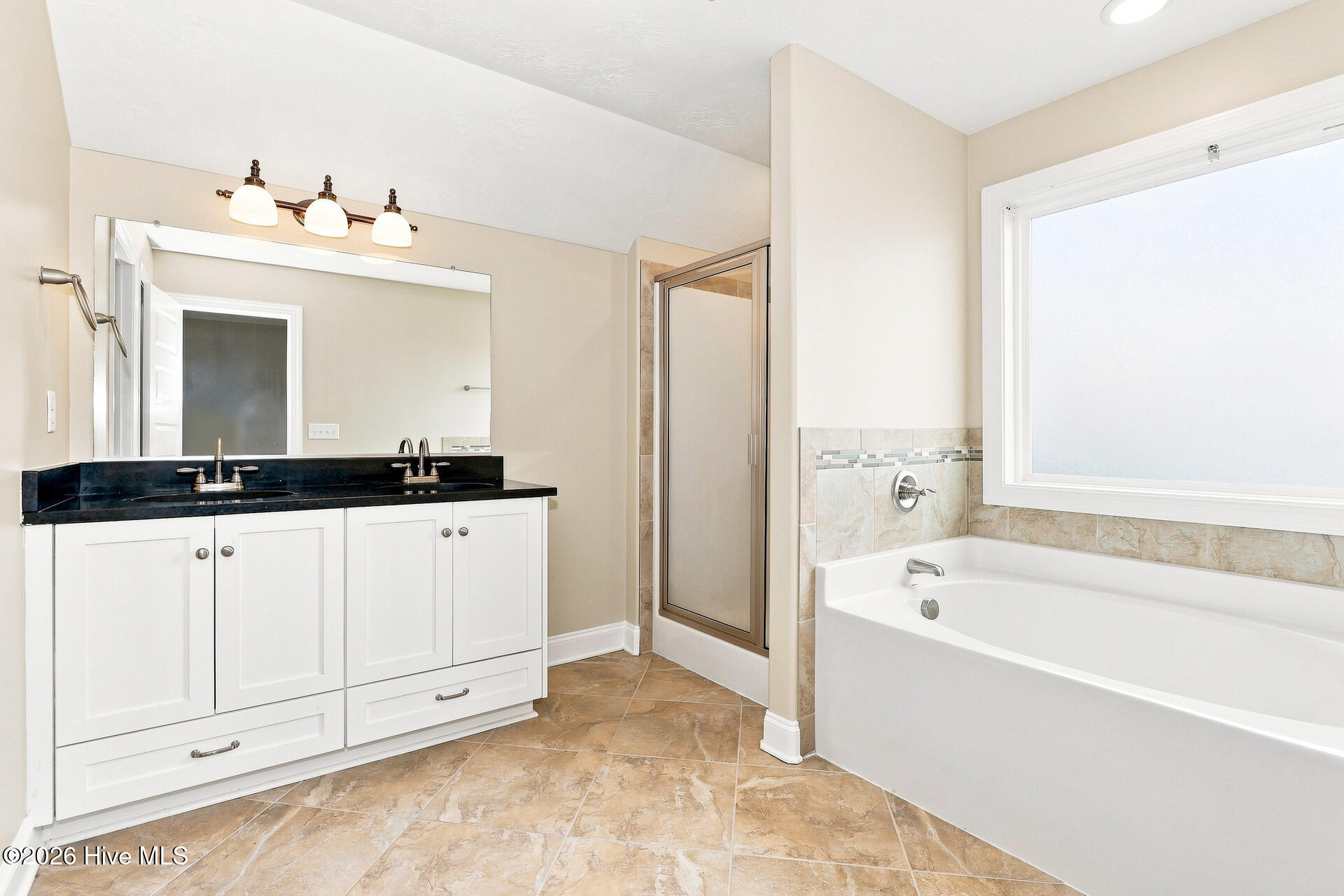 937 Niagra Falls Property Photo 9