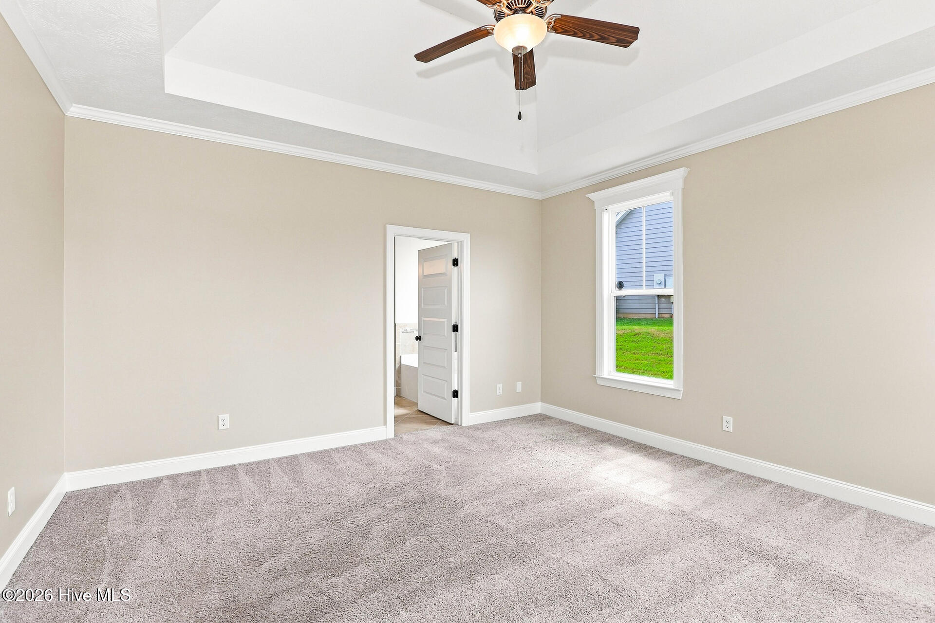 937 Niagra Falls Property Photo 10