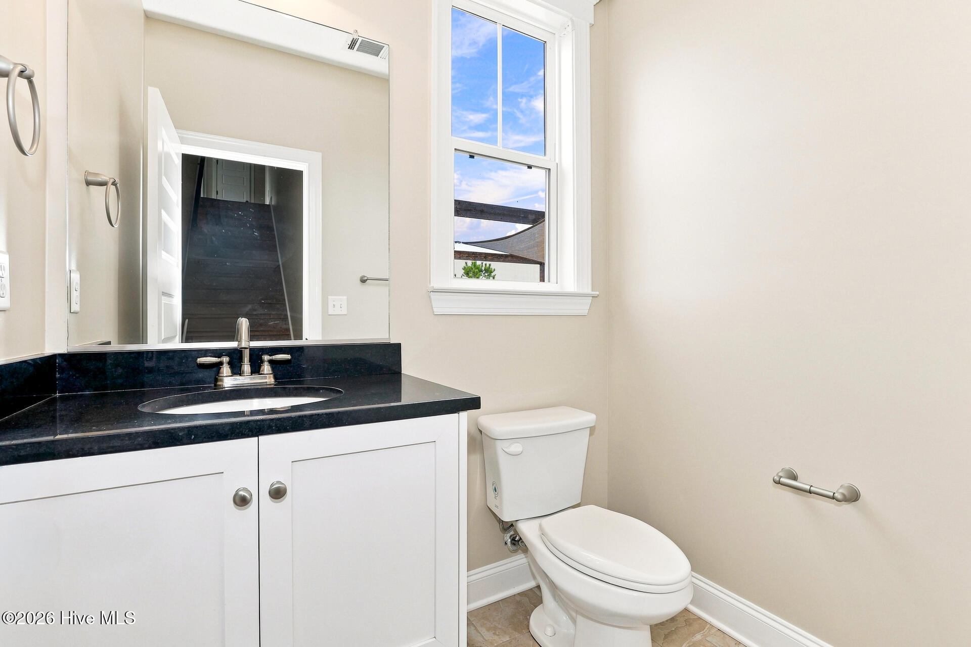 937 Niagra Falls Property Photo 12