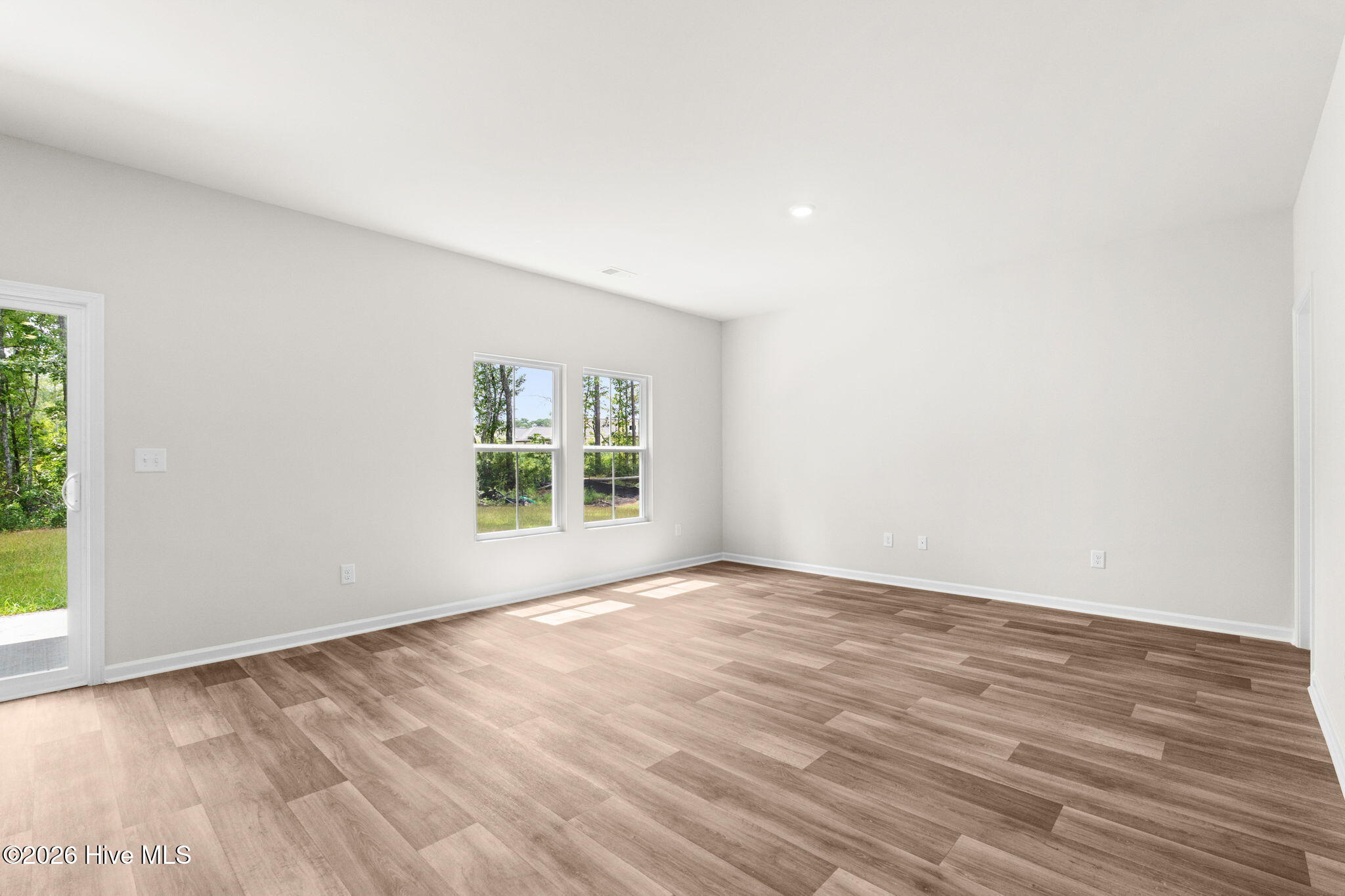 1035 Harbor Drive Property Photo 4