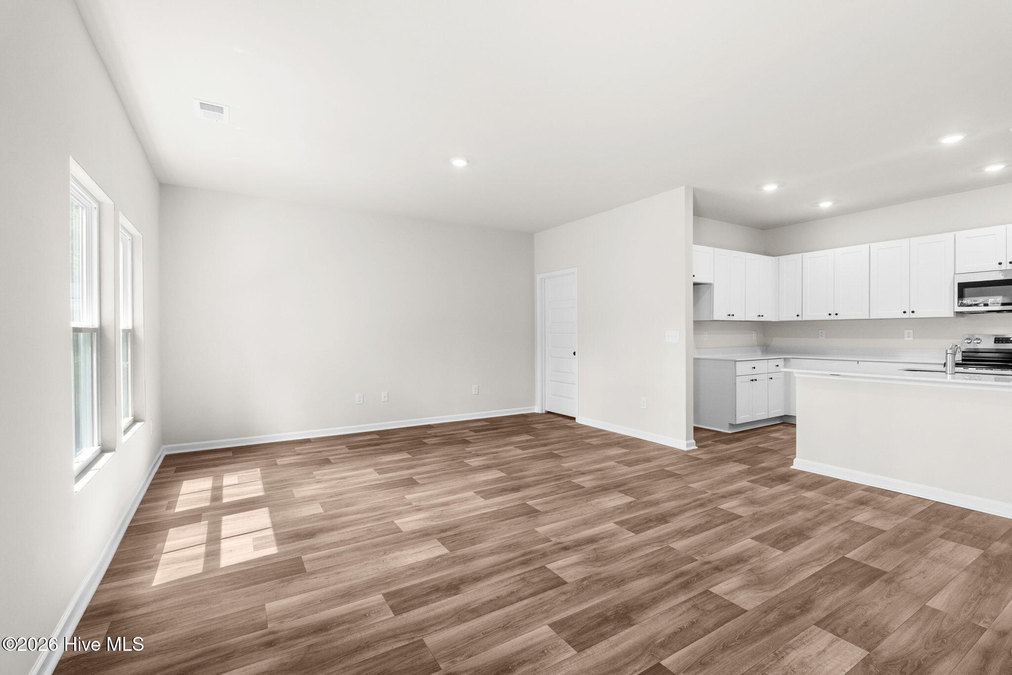 1035 Harbor Drive Property Photo 6