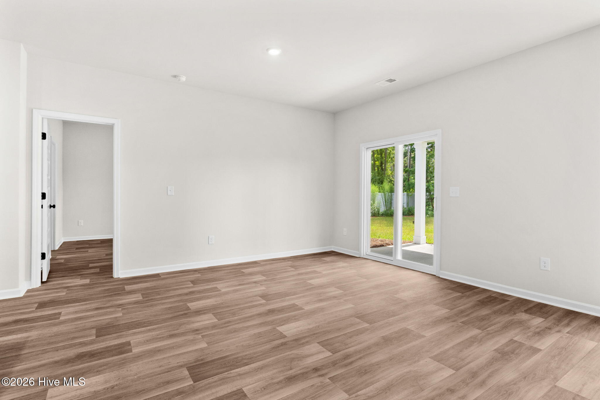 1035 Harbor Drive Property Photo 9