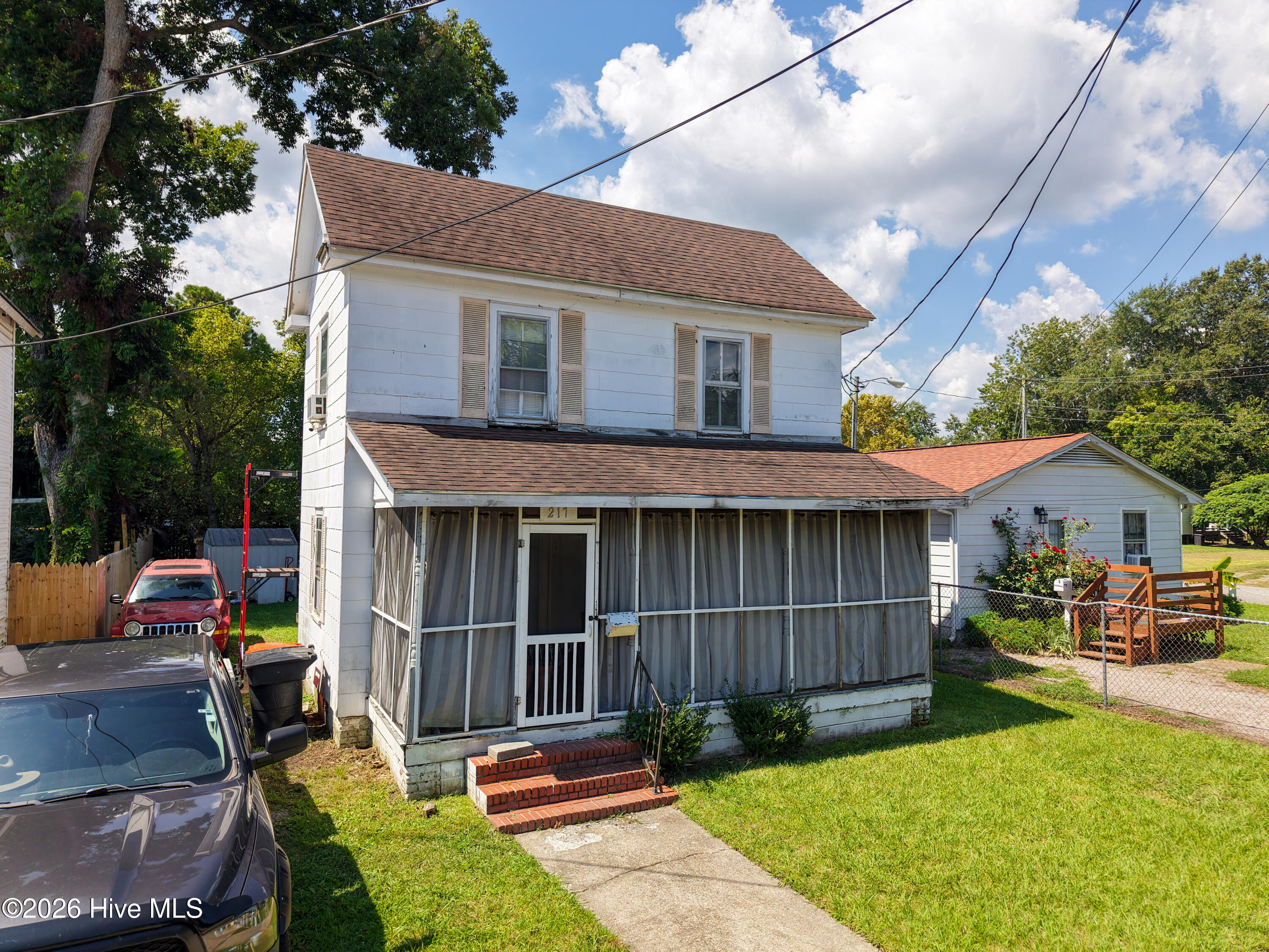 217 E Broad Street Property Photo 9