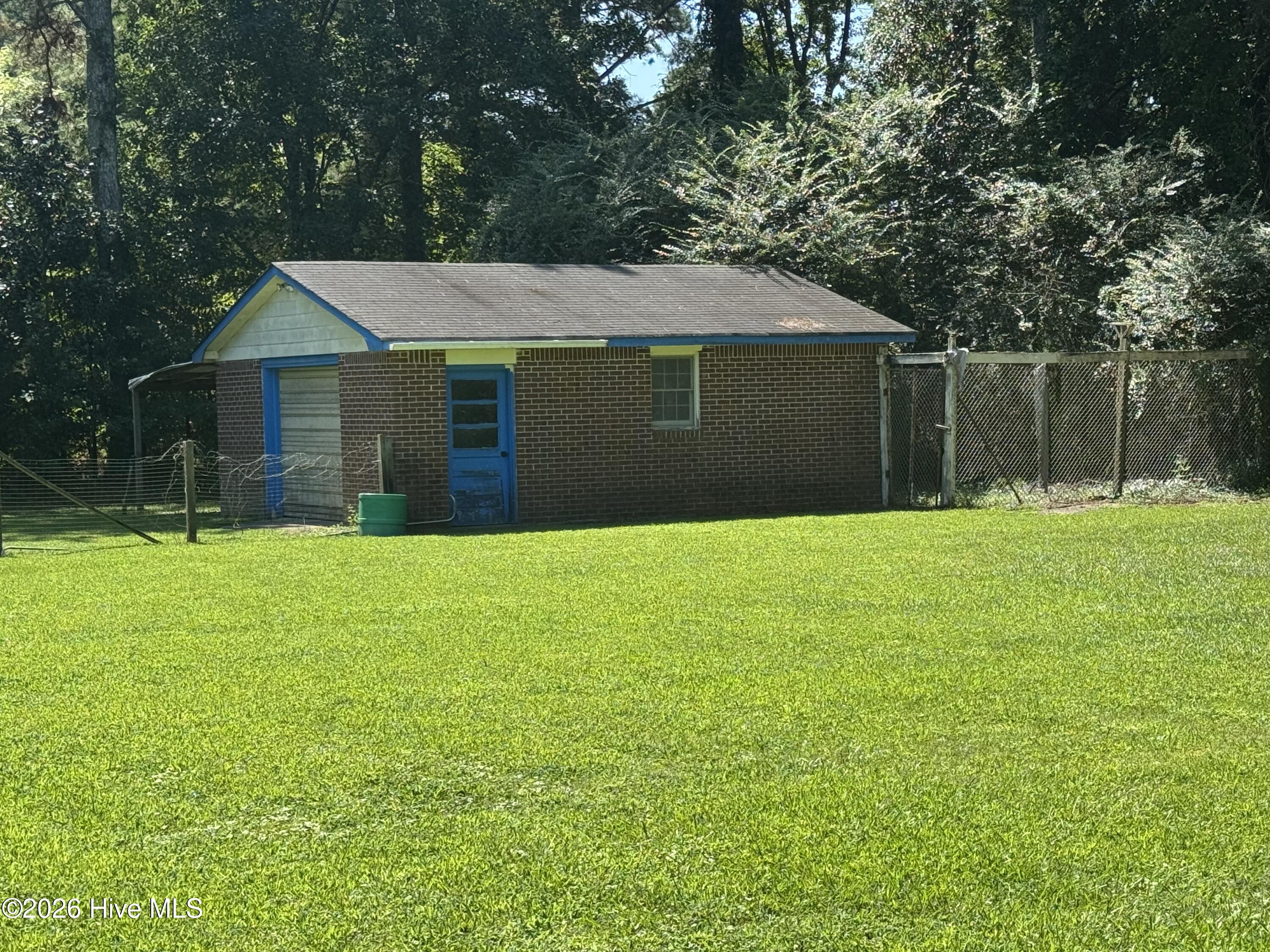 103 Cowboy Trail Property Photo 4
