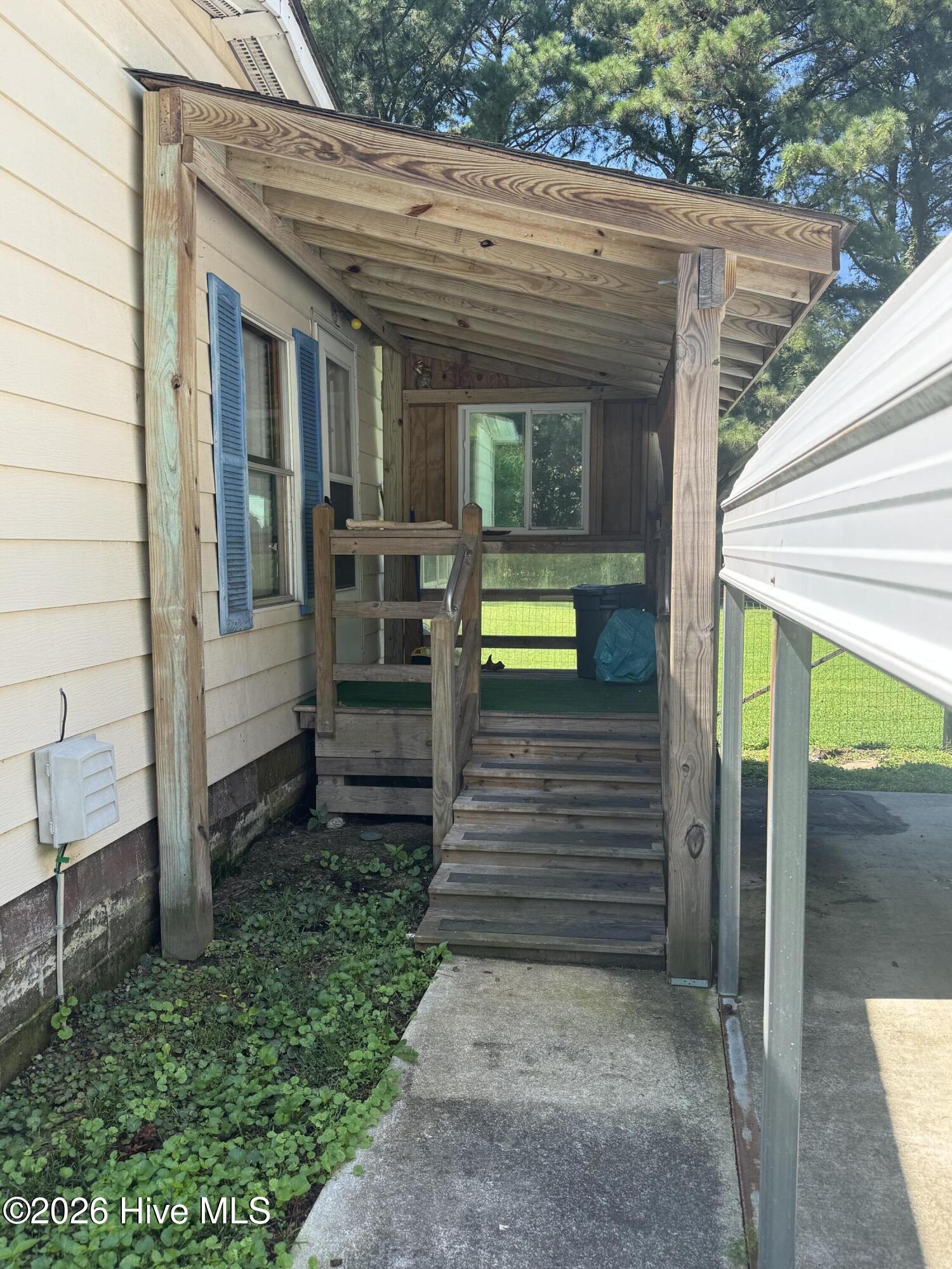 103 Cowboy Trail Property Photo 6