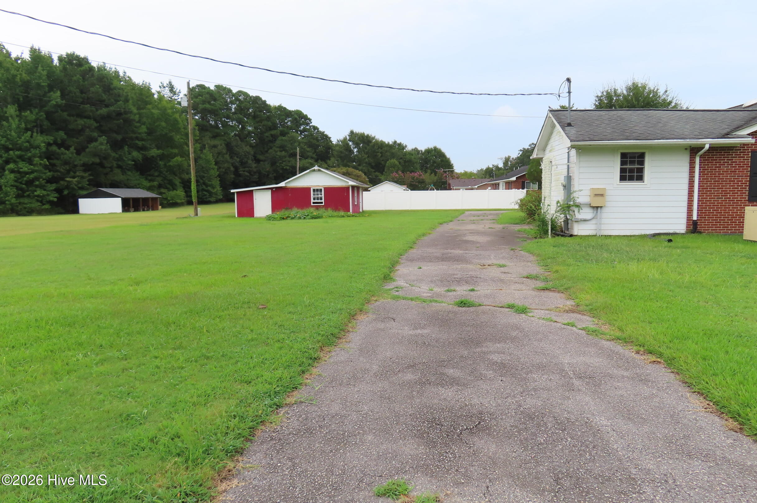 222 Sunset Drive Property Photo 5
