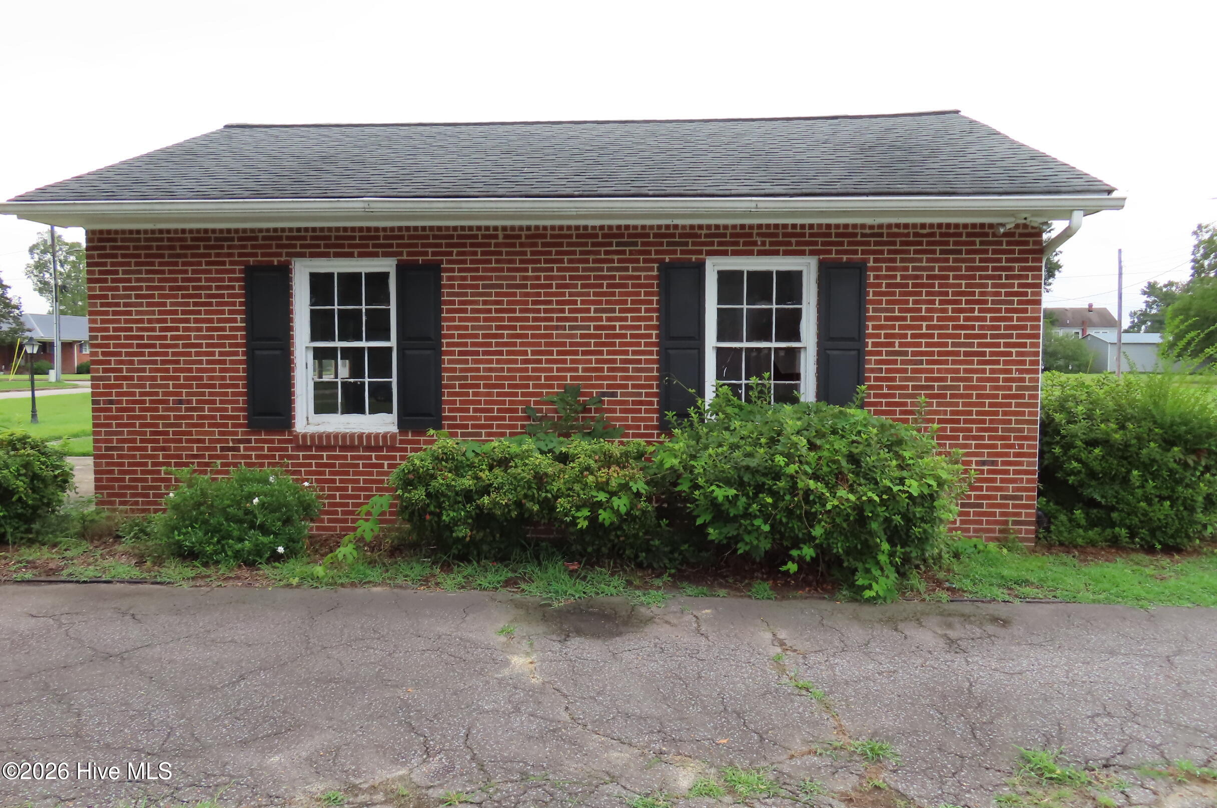 222 Sunset Drive Property Photo 9