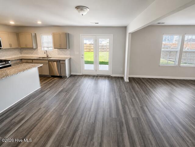 392 Aldergate Drive Property Photo 2