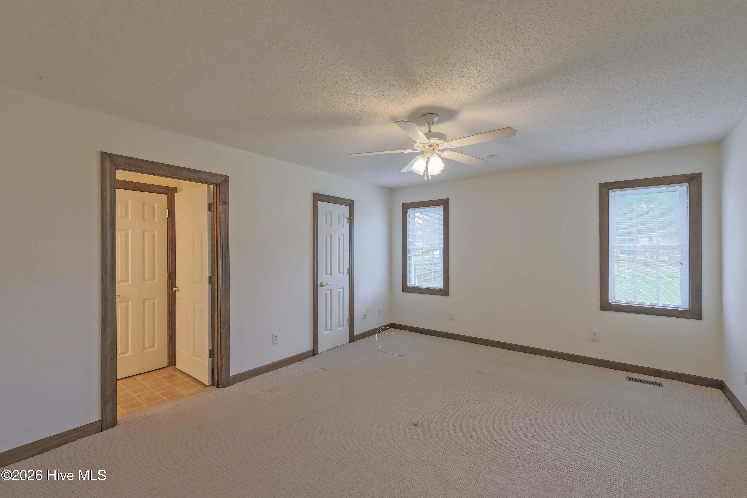 215 S Johnson Street Property Photo 14