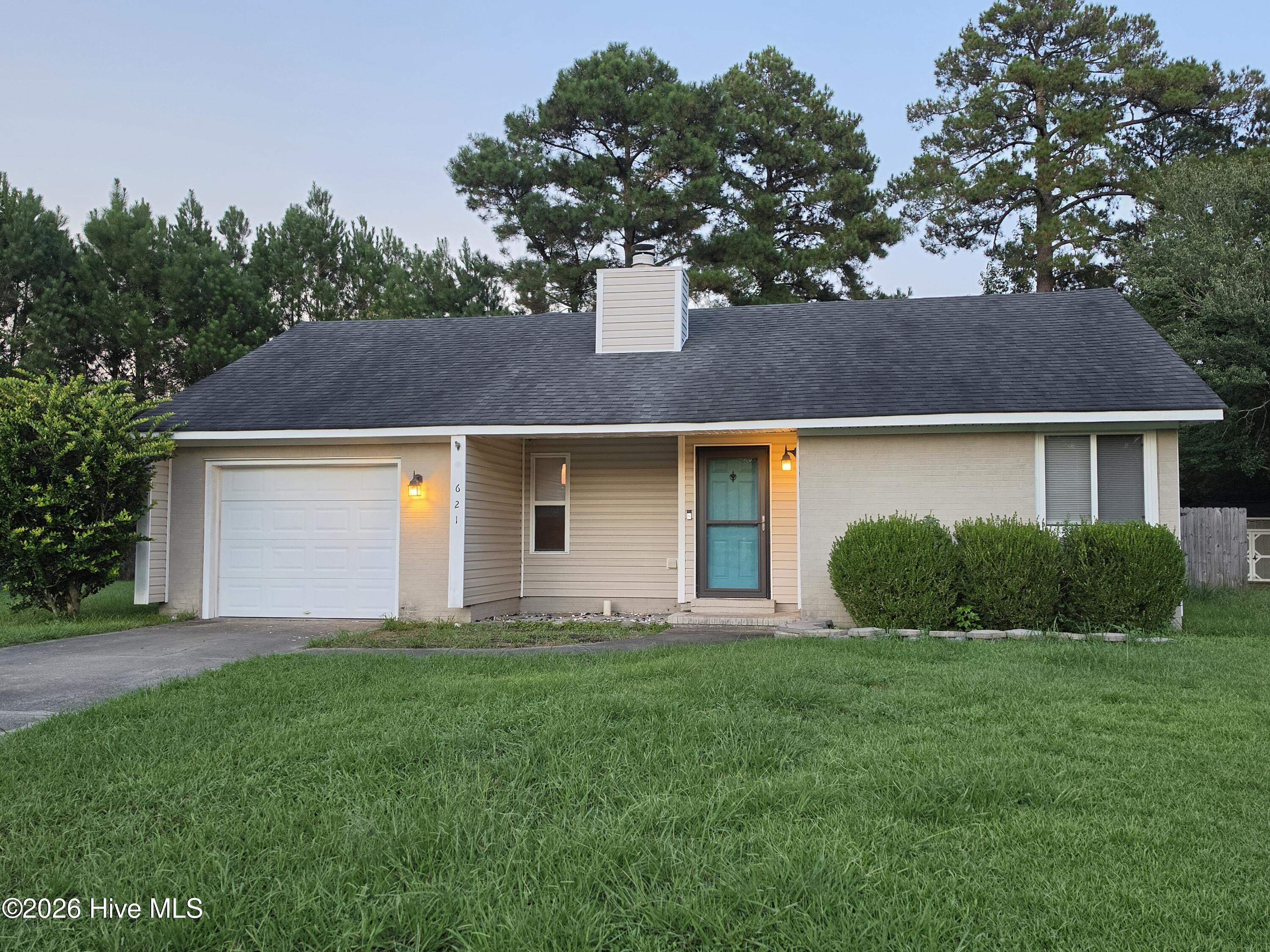 621 Walden Place Property Photo 1