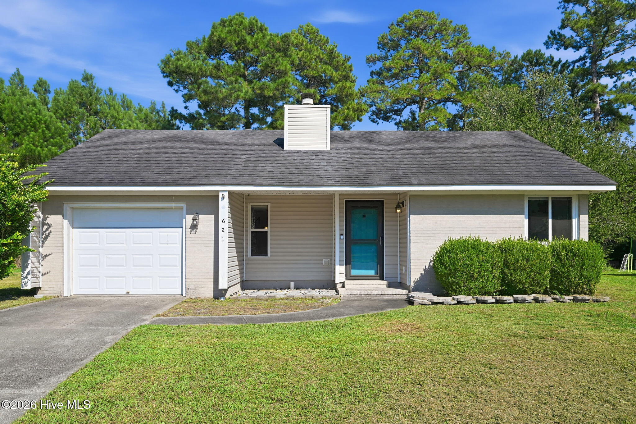 621 Walden Place Property Photo 1