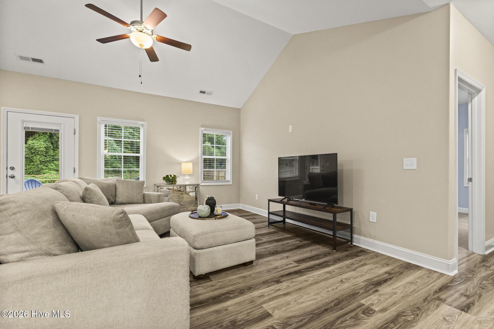 115 Pembury Way Property Photo 6