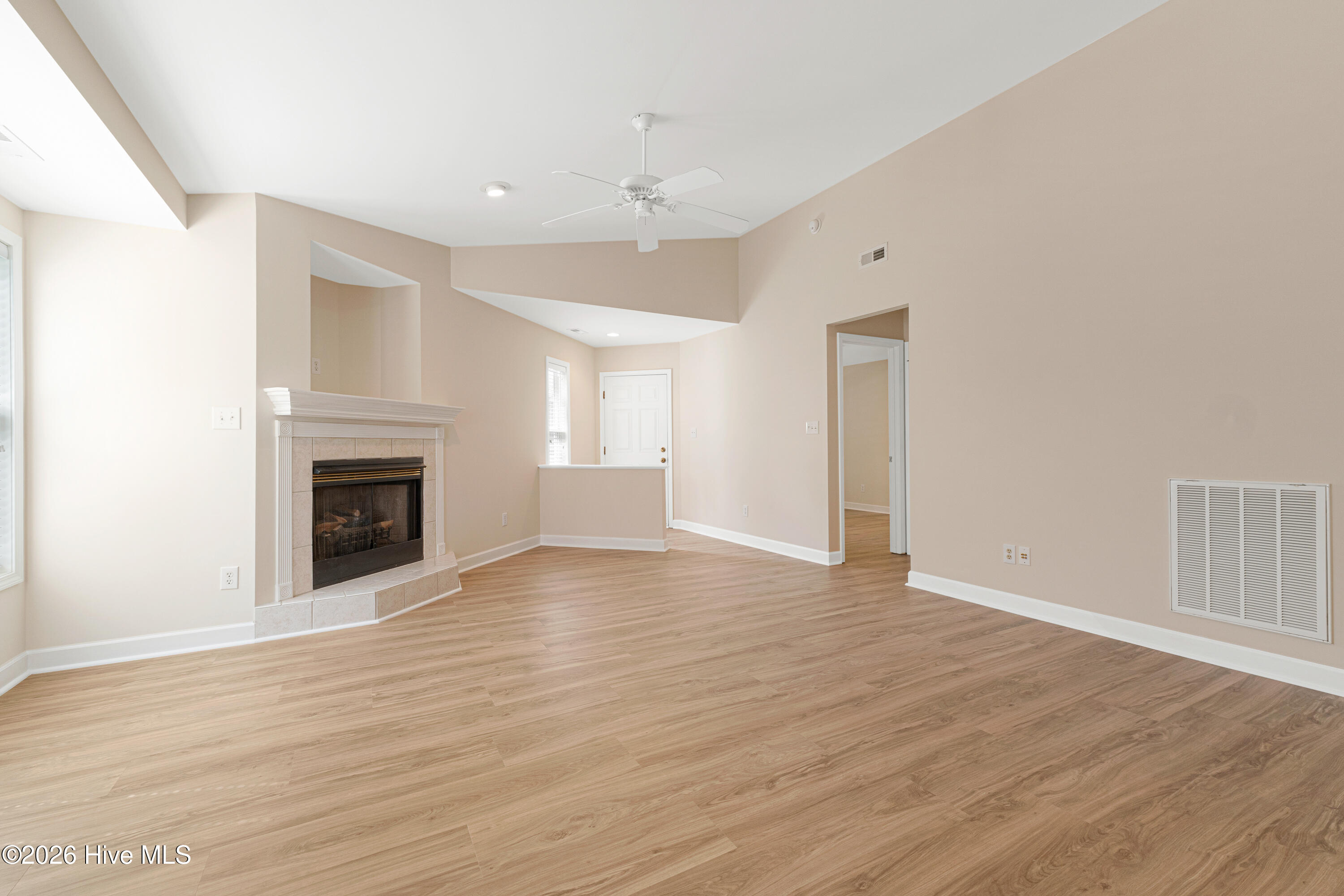 424 Commerce Avenue D Property Photo 6