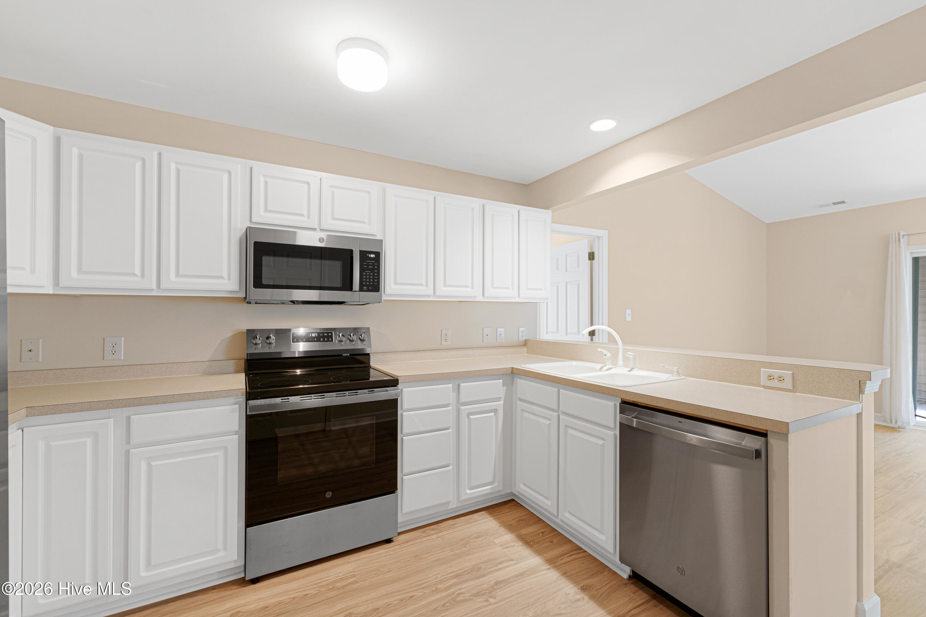 424 Commerce Avenue D Property Photo 12
