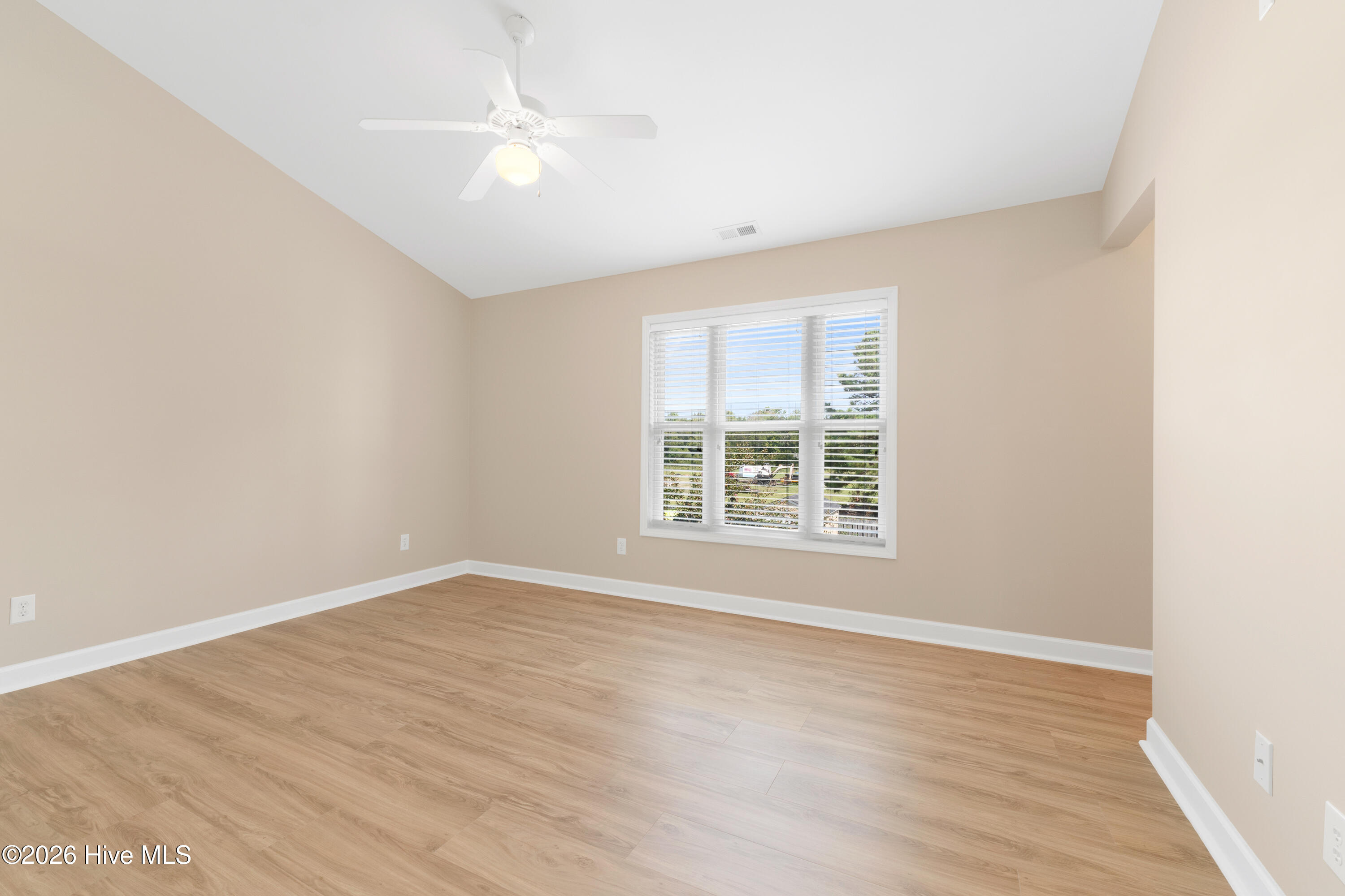 424 Commerce Avenue D Property Photo 15