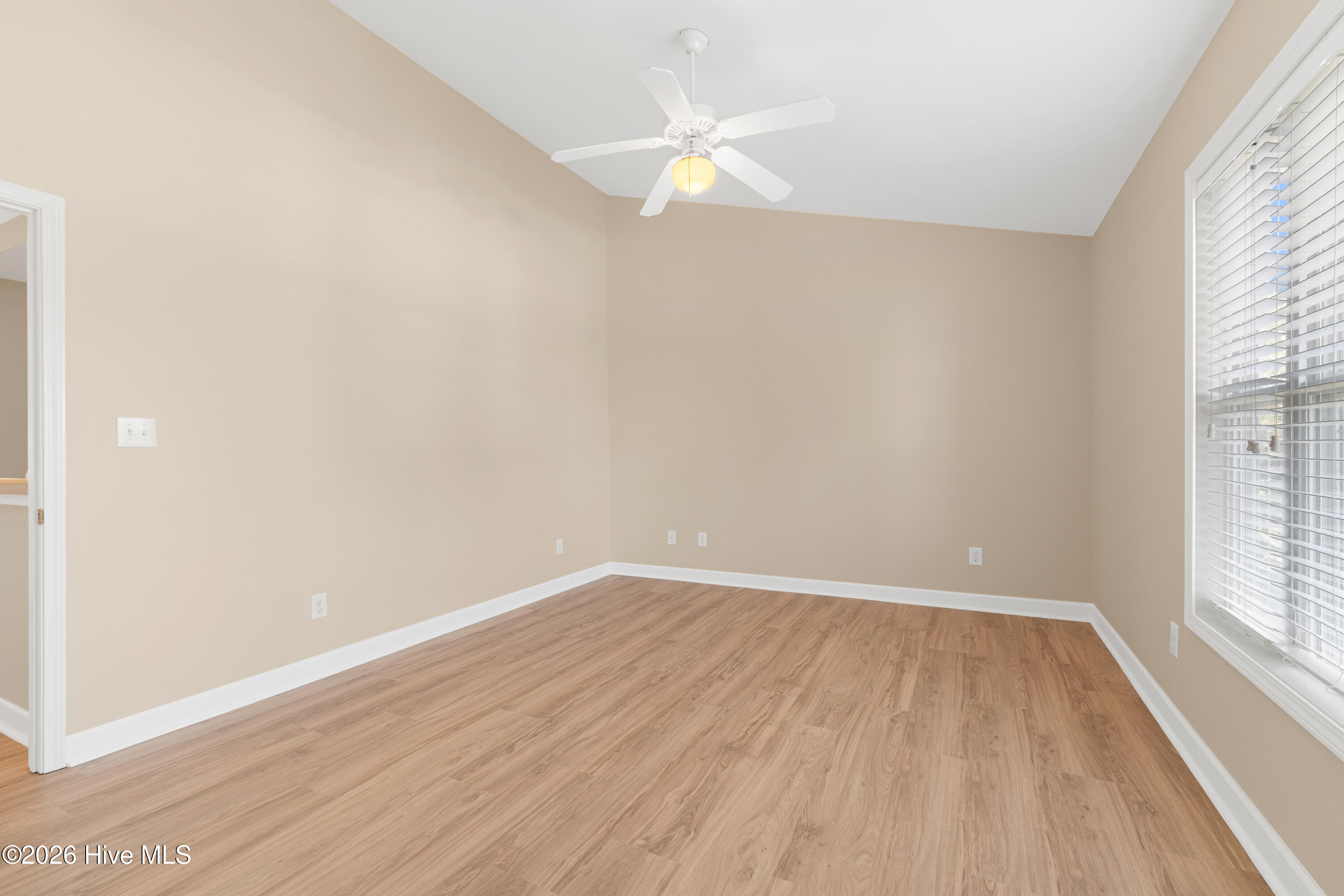 424 Commerce Avenue D Property Photo 16