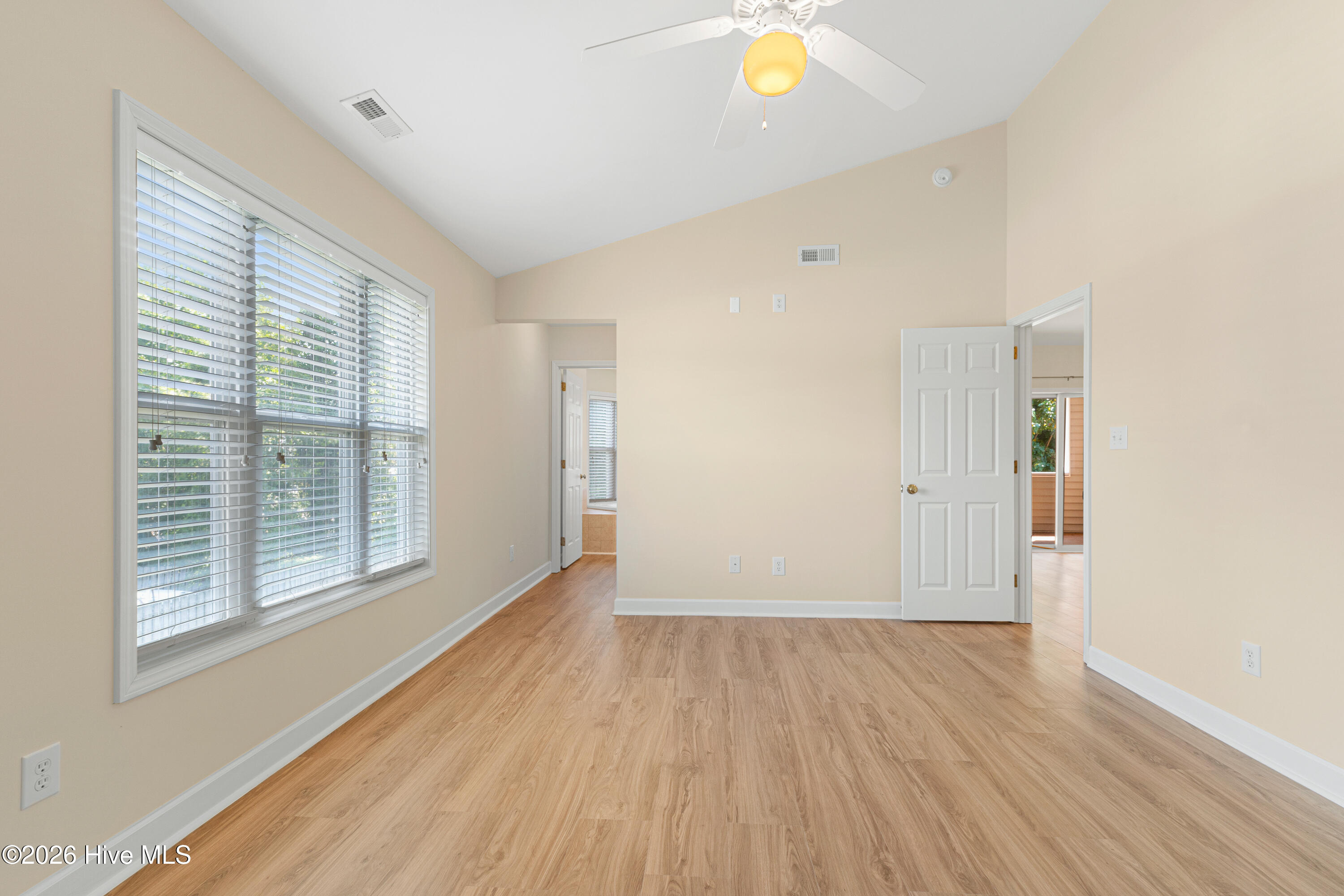 424 Commerce Avenue D Property Photo 17