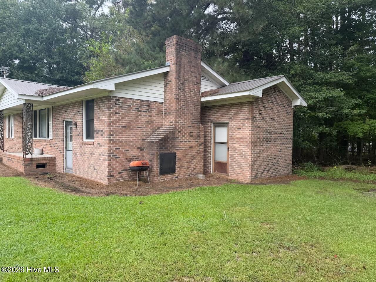 106 S Grandy Lane Property Photo 4