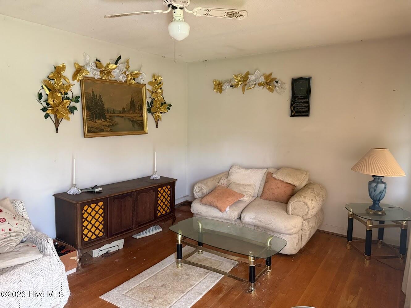 106 S Grandy Lane Property Photo 8