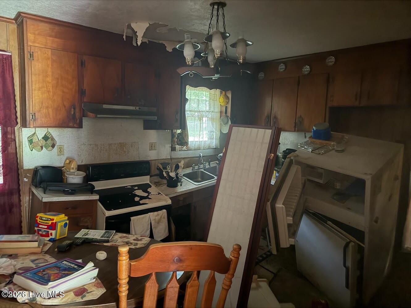 106 S Grandy Lane Property Photo 9