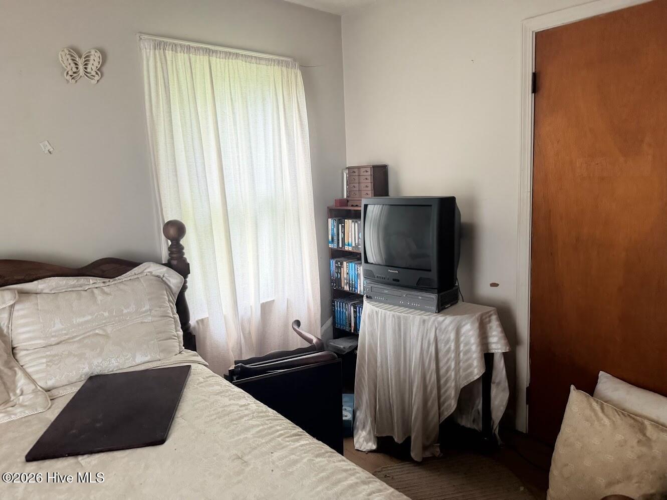 106 S Grandy Lane Property Photo 15
