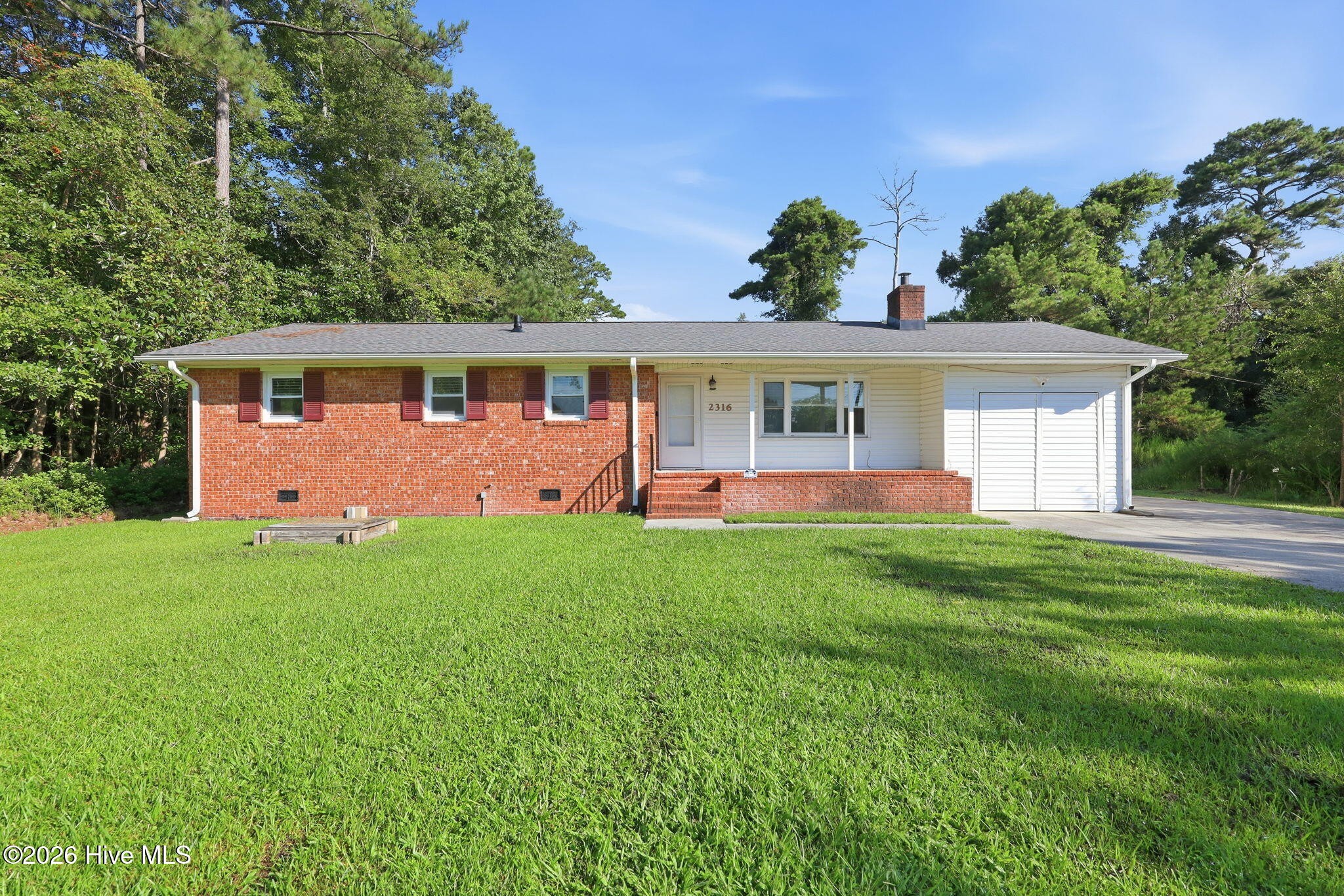 2316 Burgaw Highway Property Photo 1