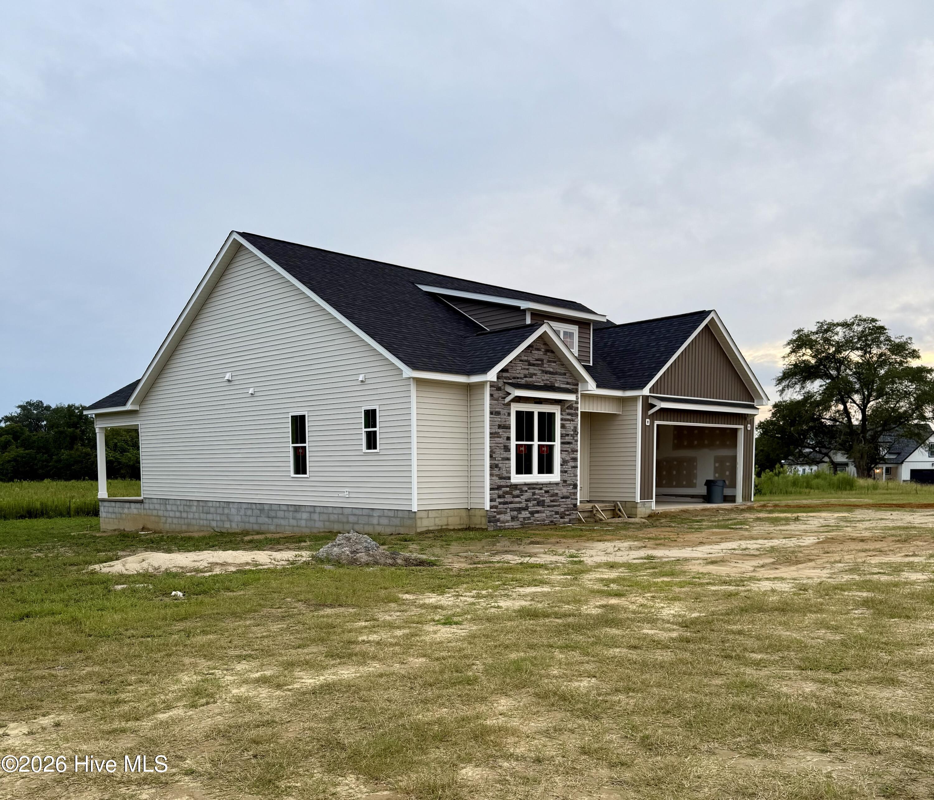 1905 Kimblyn Drive Property Photo 3