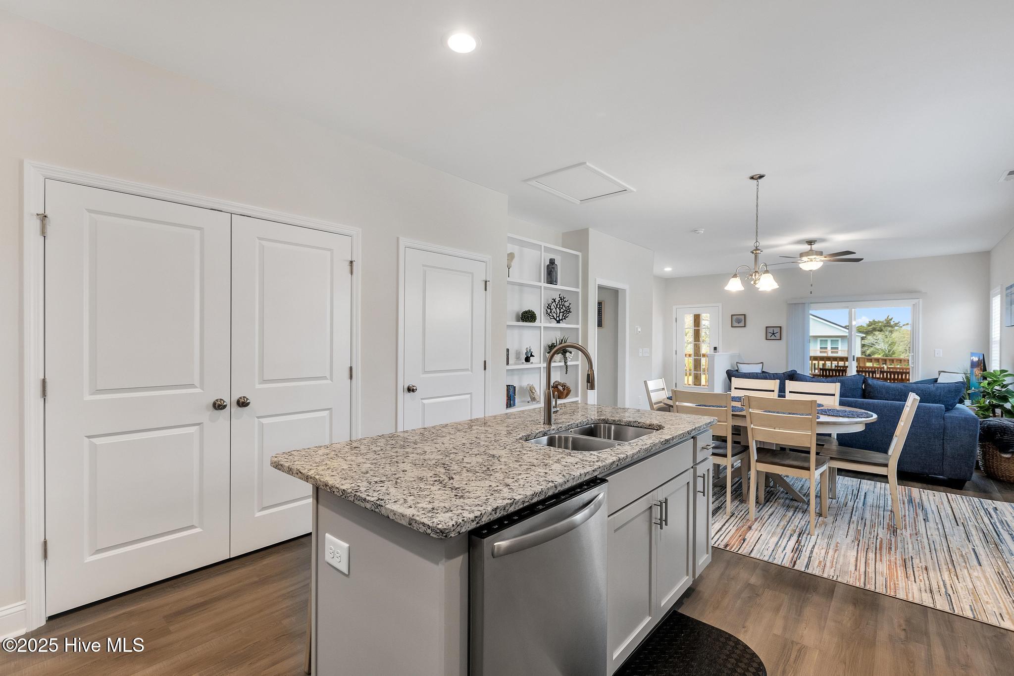 102 Orca Way Property Photo 13
