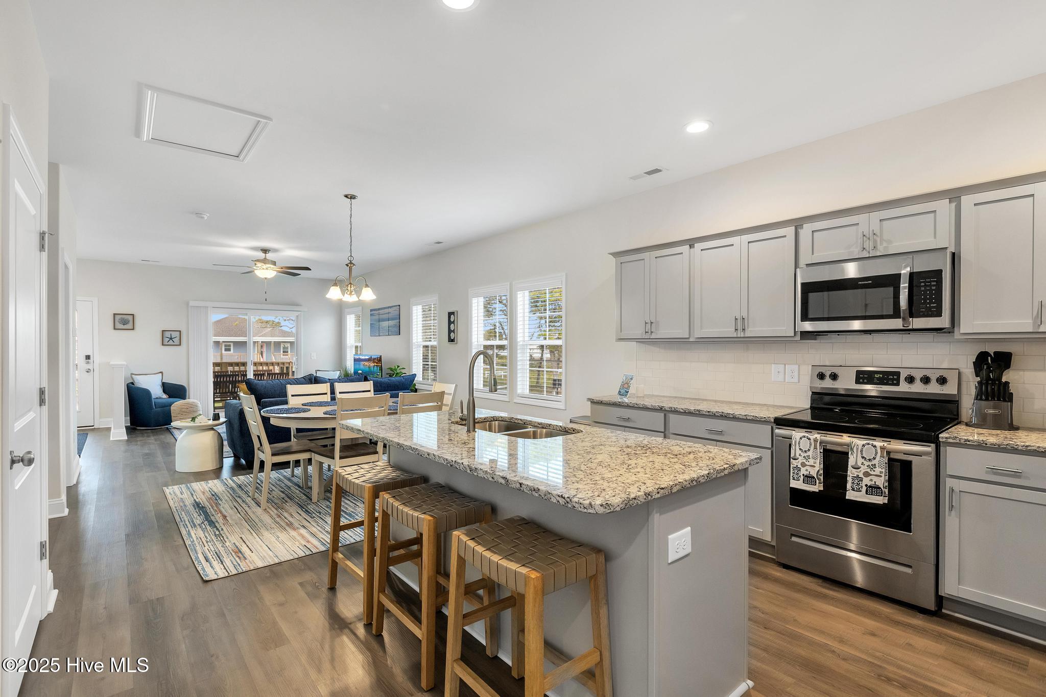 102 Orca Way Property Photo 14