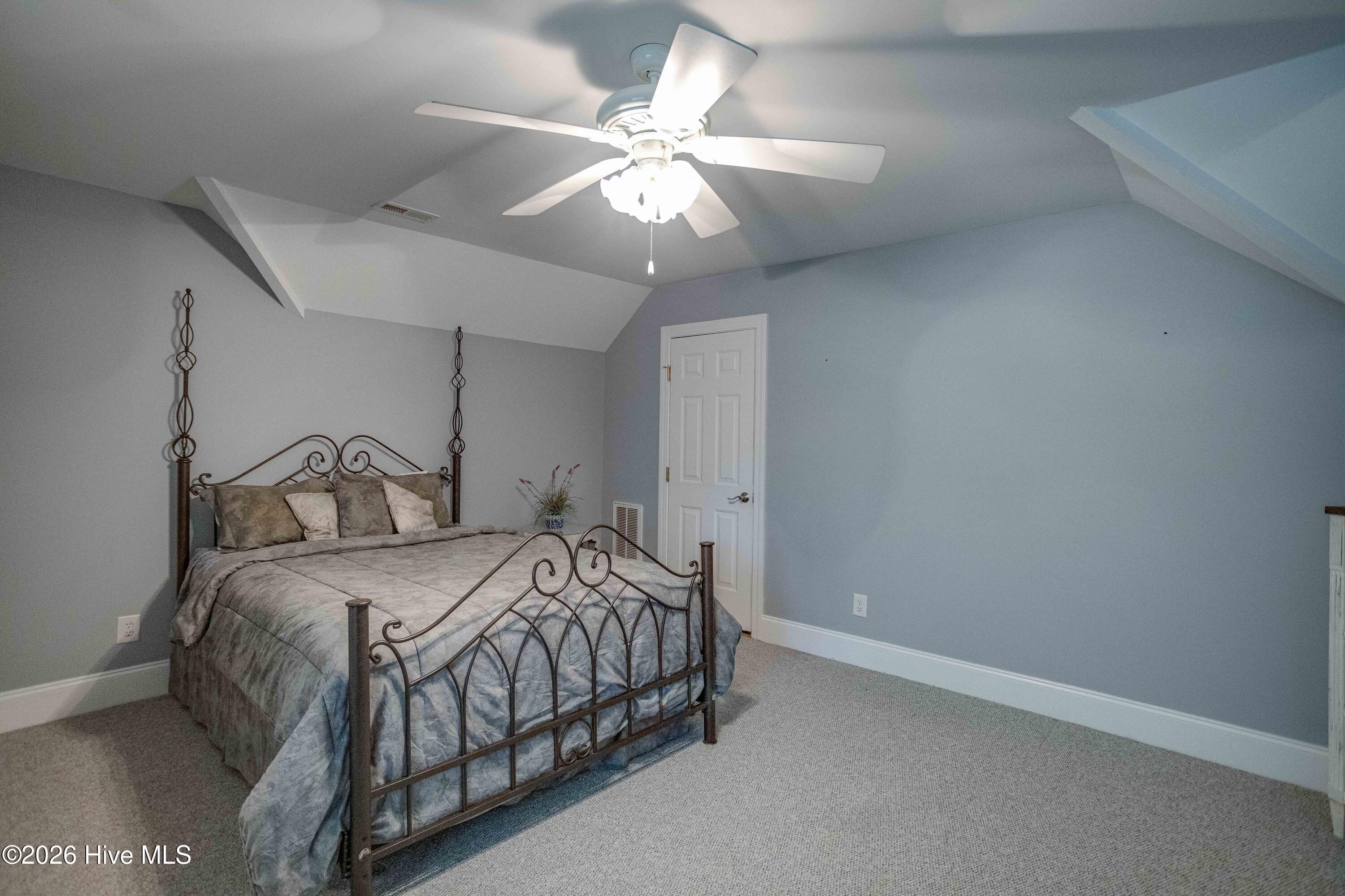 95 Waters Edge Drive Property Photo 30