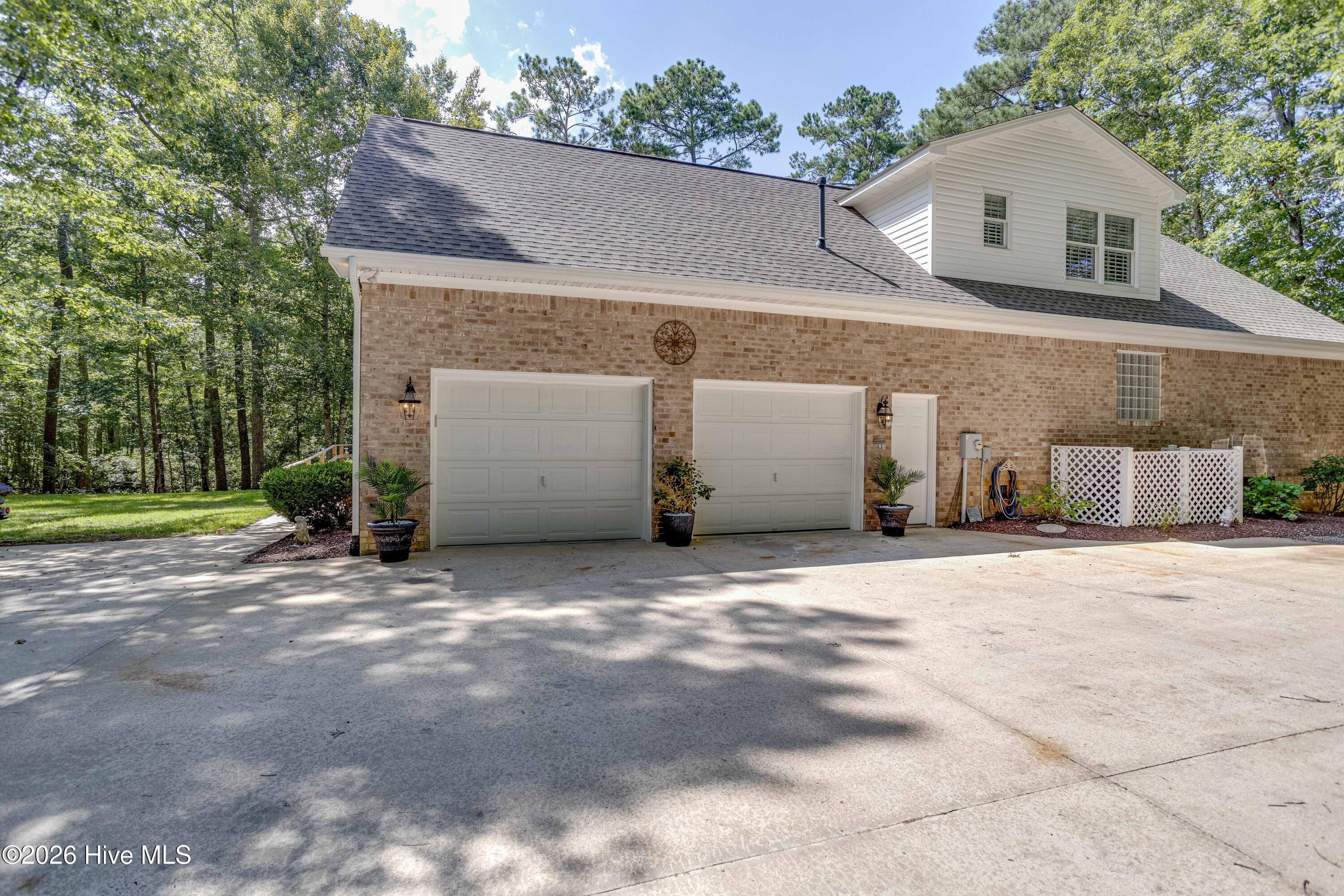 95 Waters Edge Drive Property Photo 34