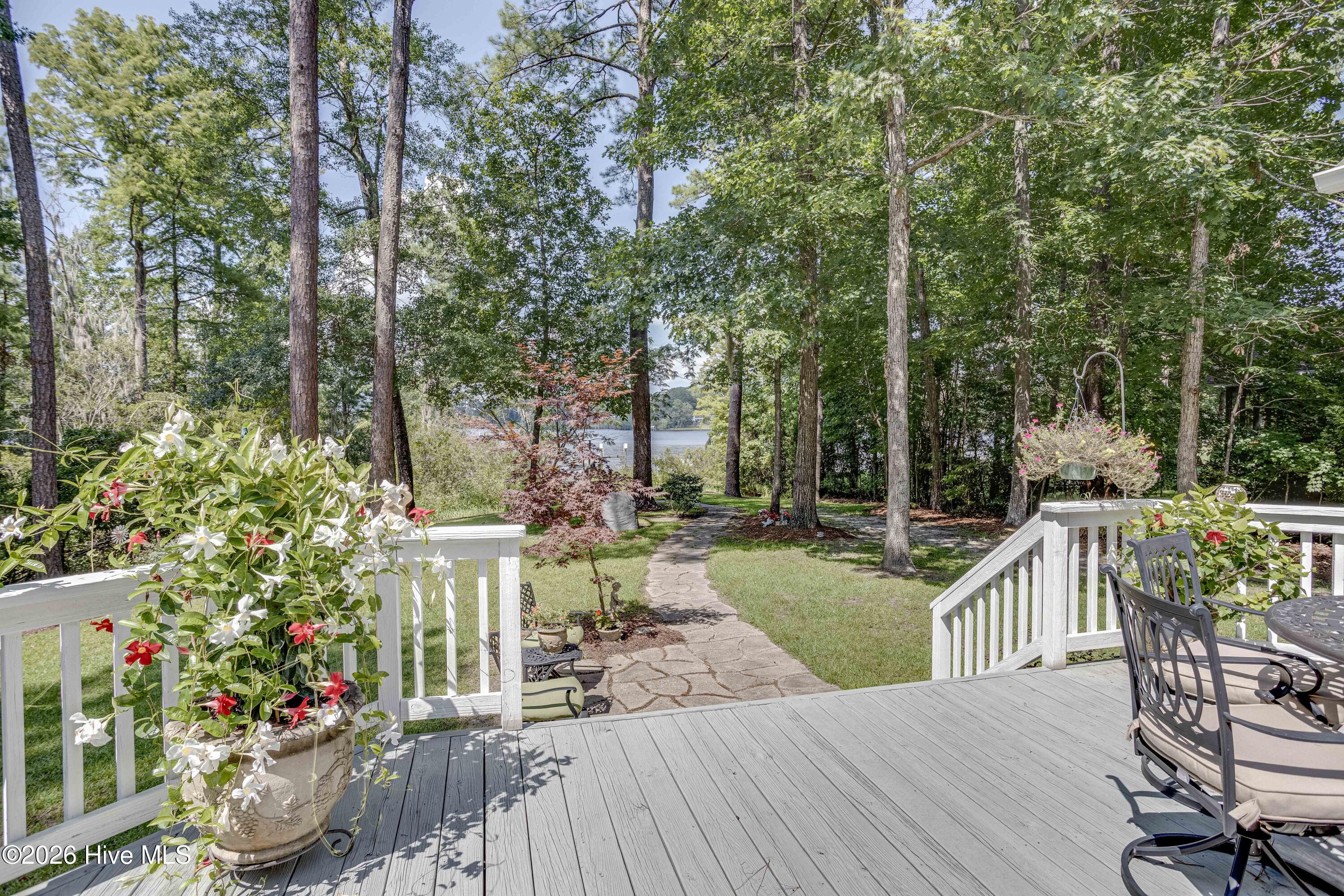 95 Waters Edge Drive Property Photo 45