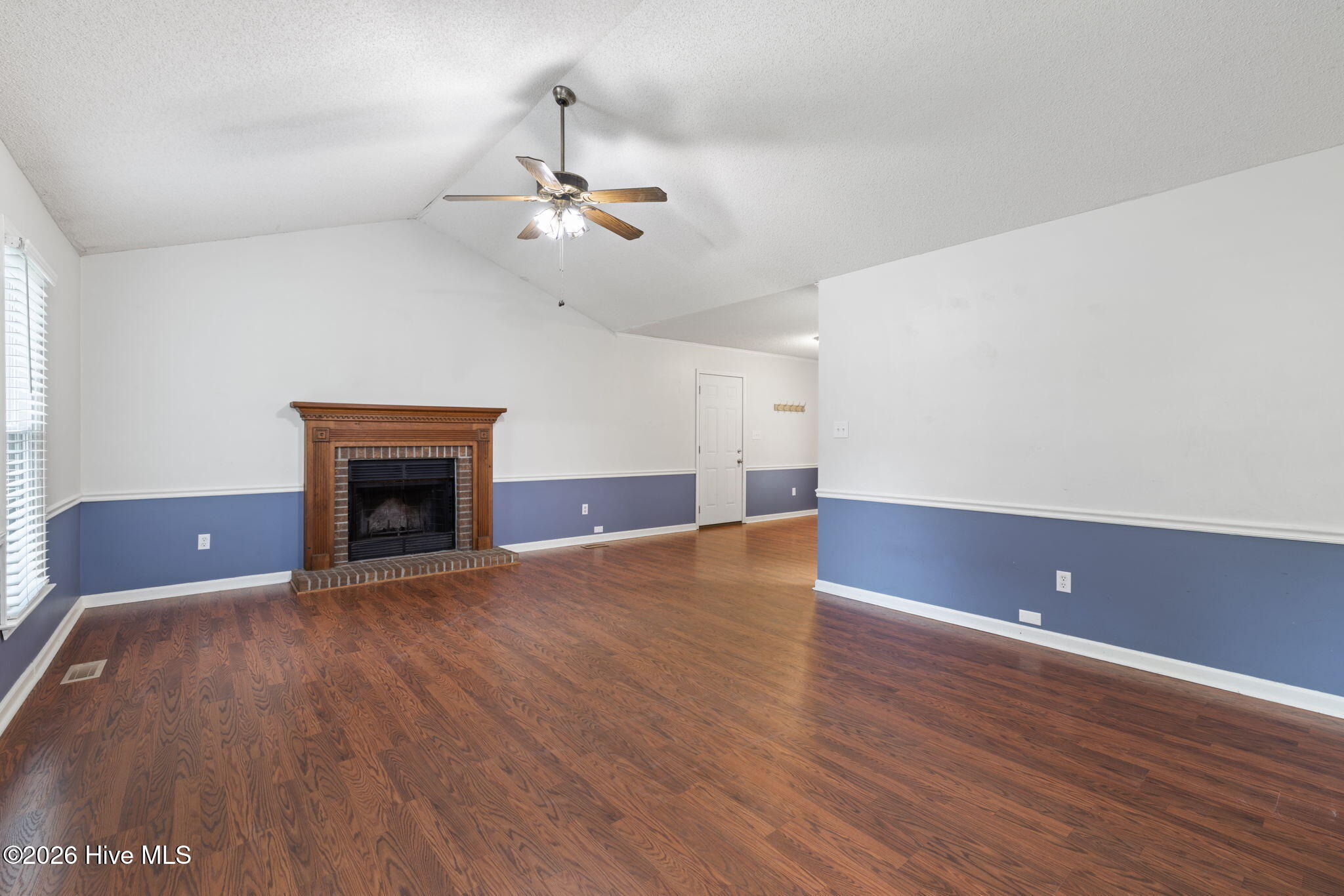 122 N Pointe Drive Property Photo 9