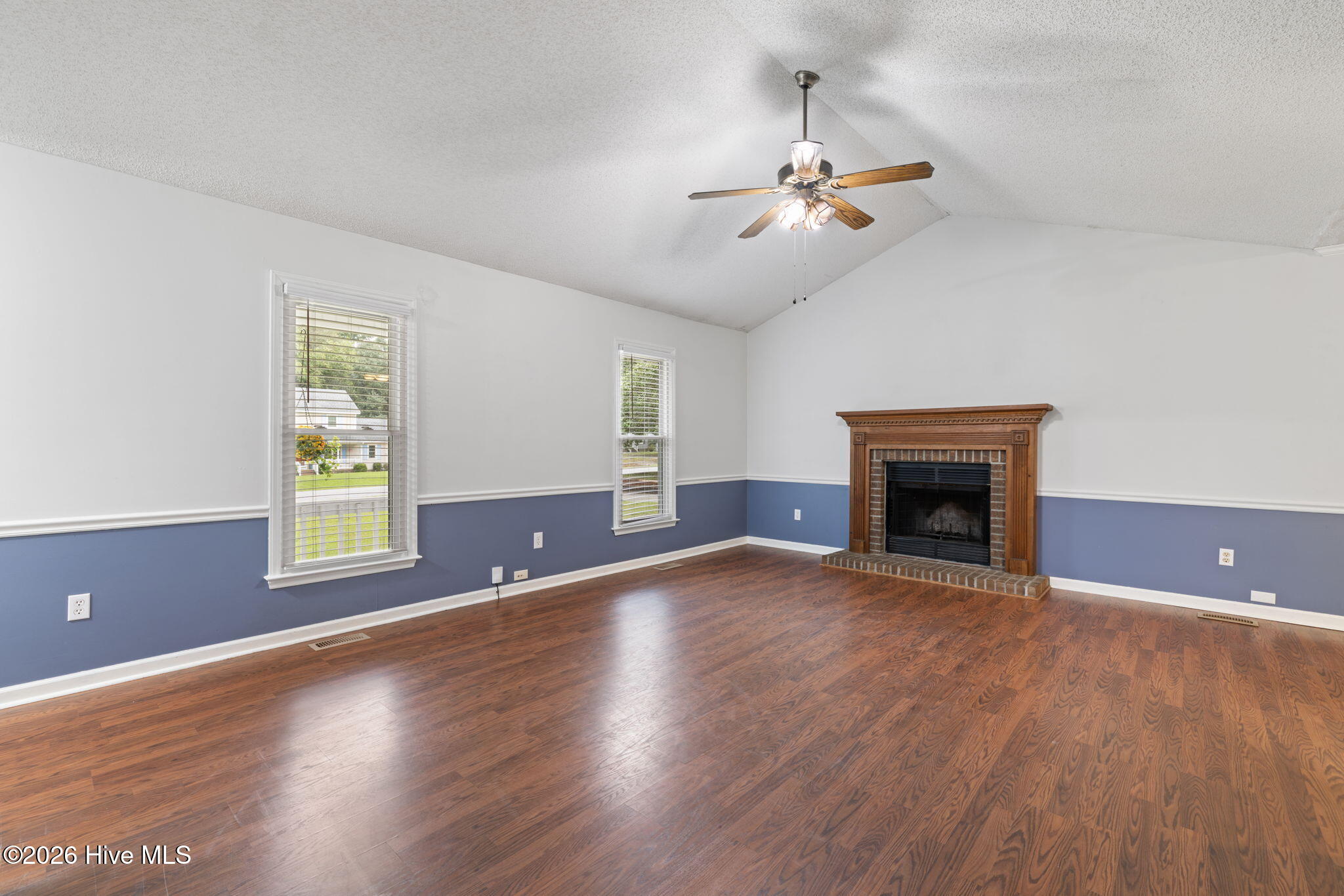122 N Pointe Drive Property Photo 10