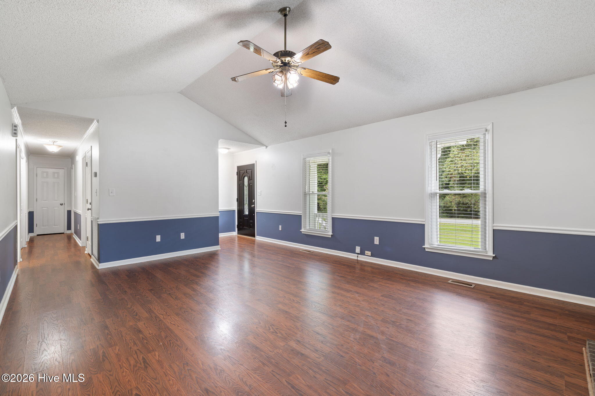 122 N Pointe Drive Property Photo 11
