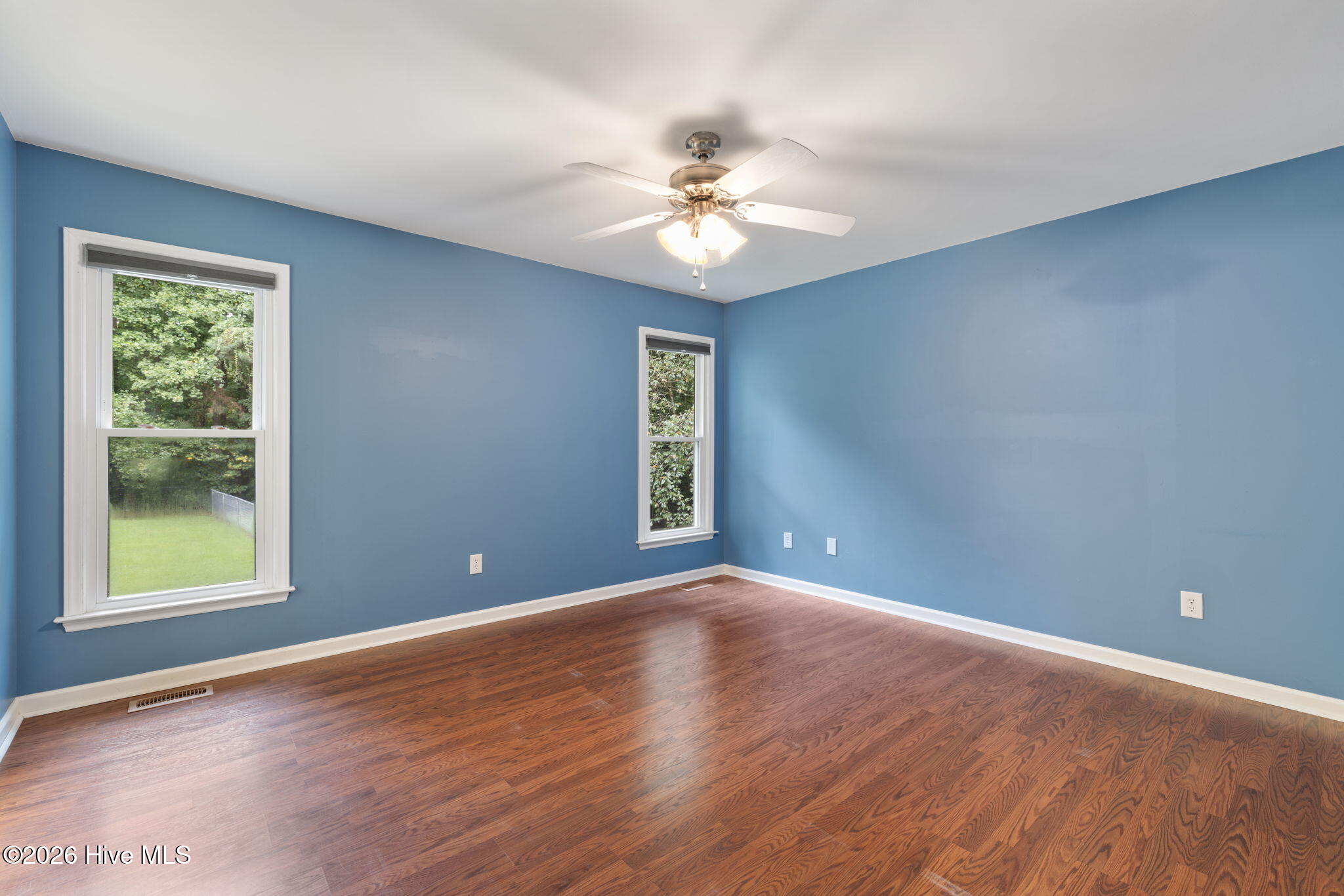 122 N Pointe Drive Property Photo 19