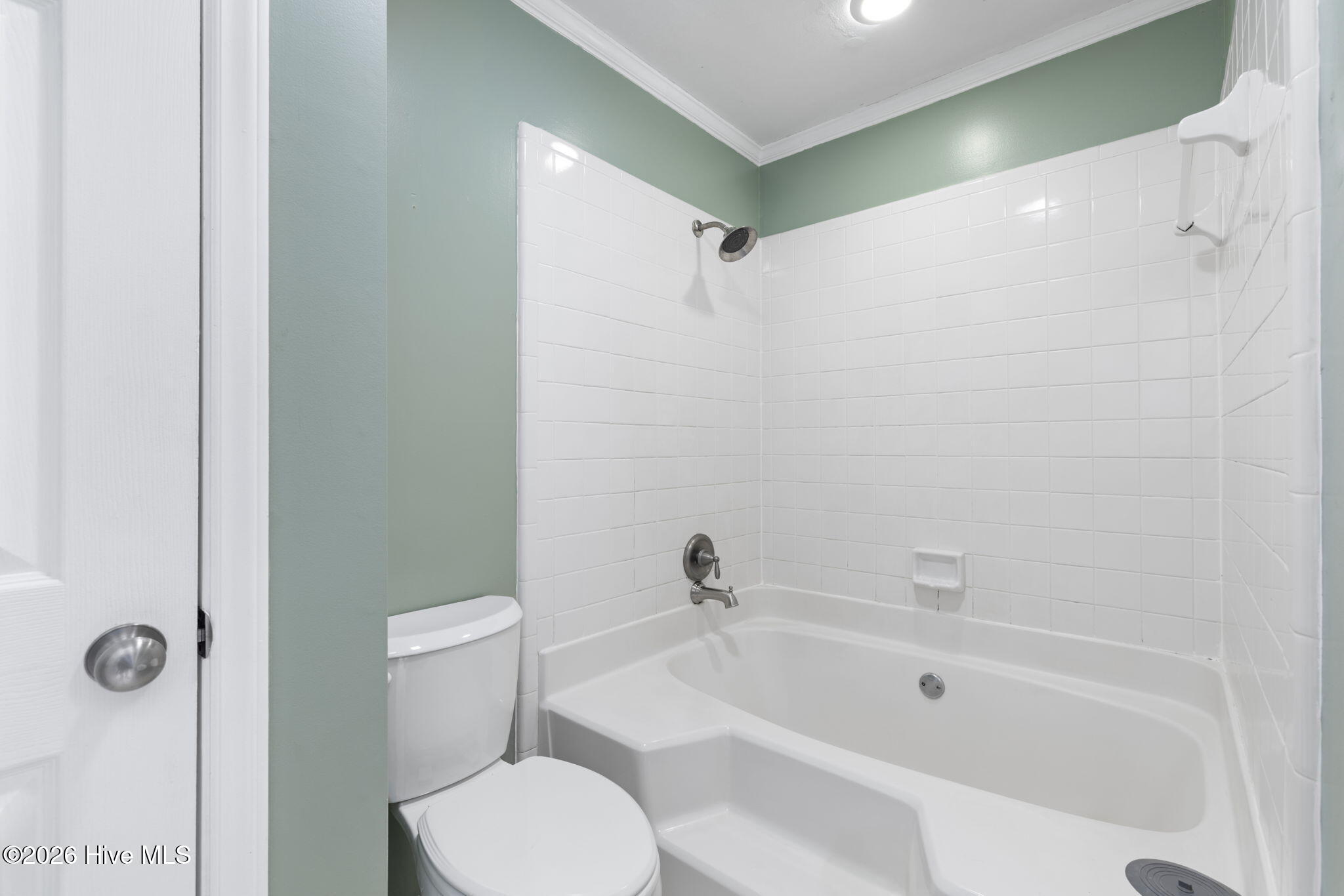 122 N Pointe Drive Property Photo 23