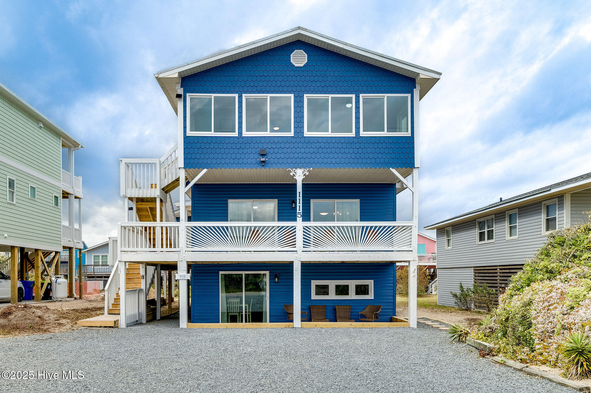 1115 N Shore Drive Property Photo 1