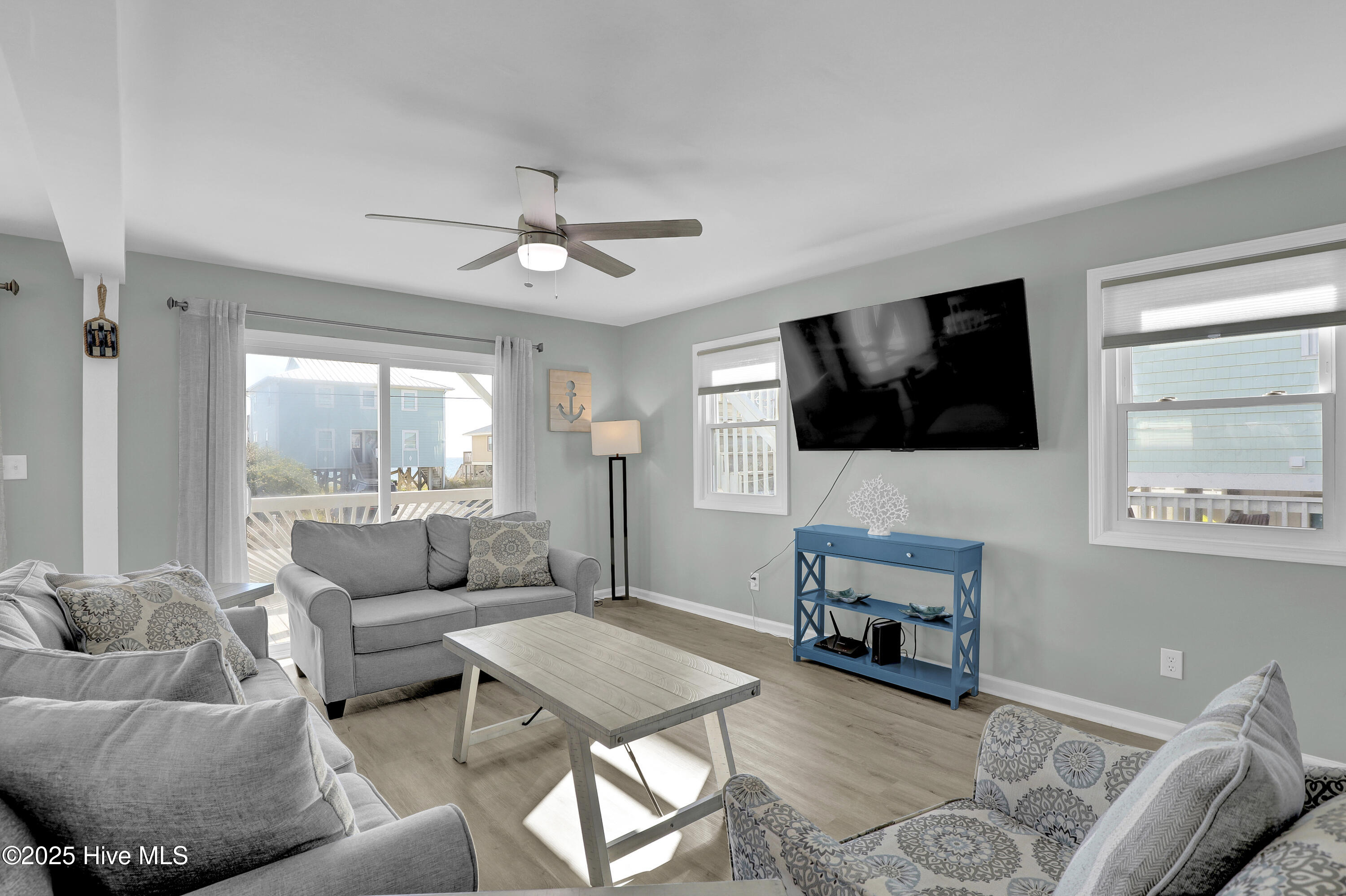1115 N Shore Drive Property Photo 4