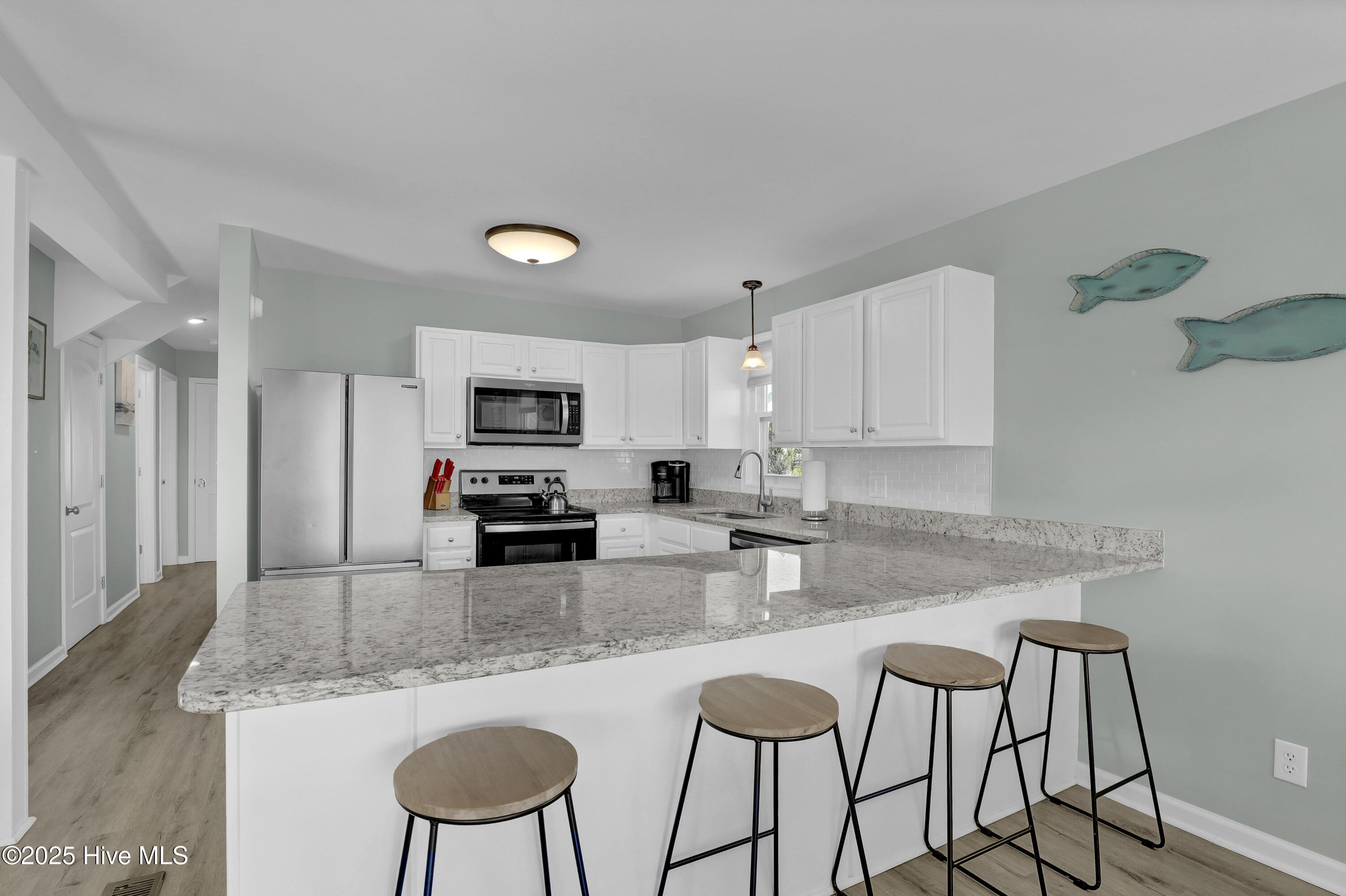 1115 N Shore Drive Property Photo 7