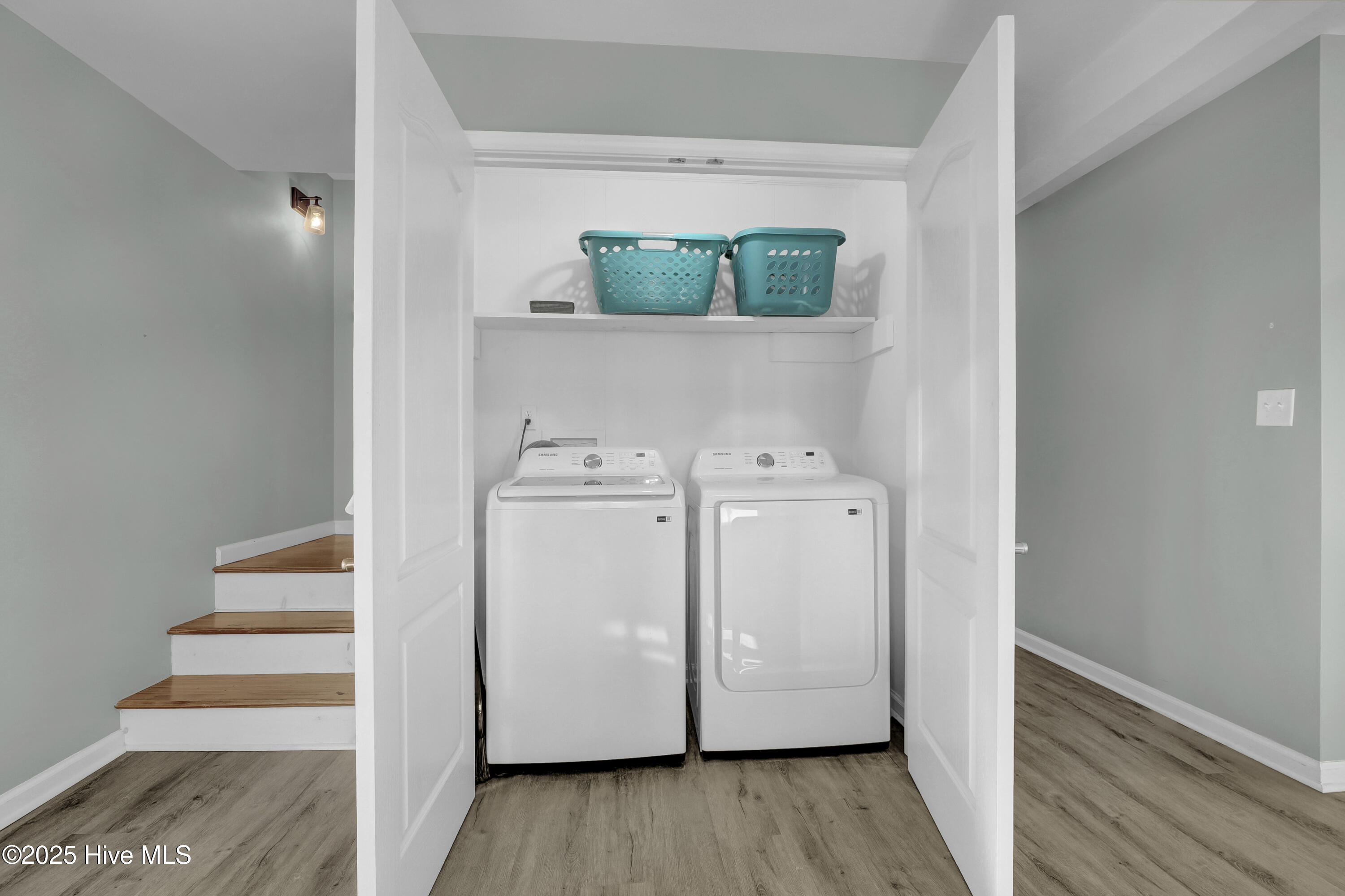 1115 N Shore Drive Property Photo 10