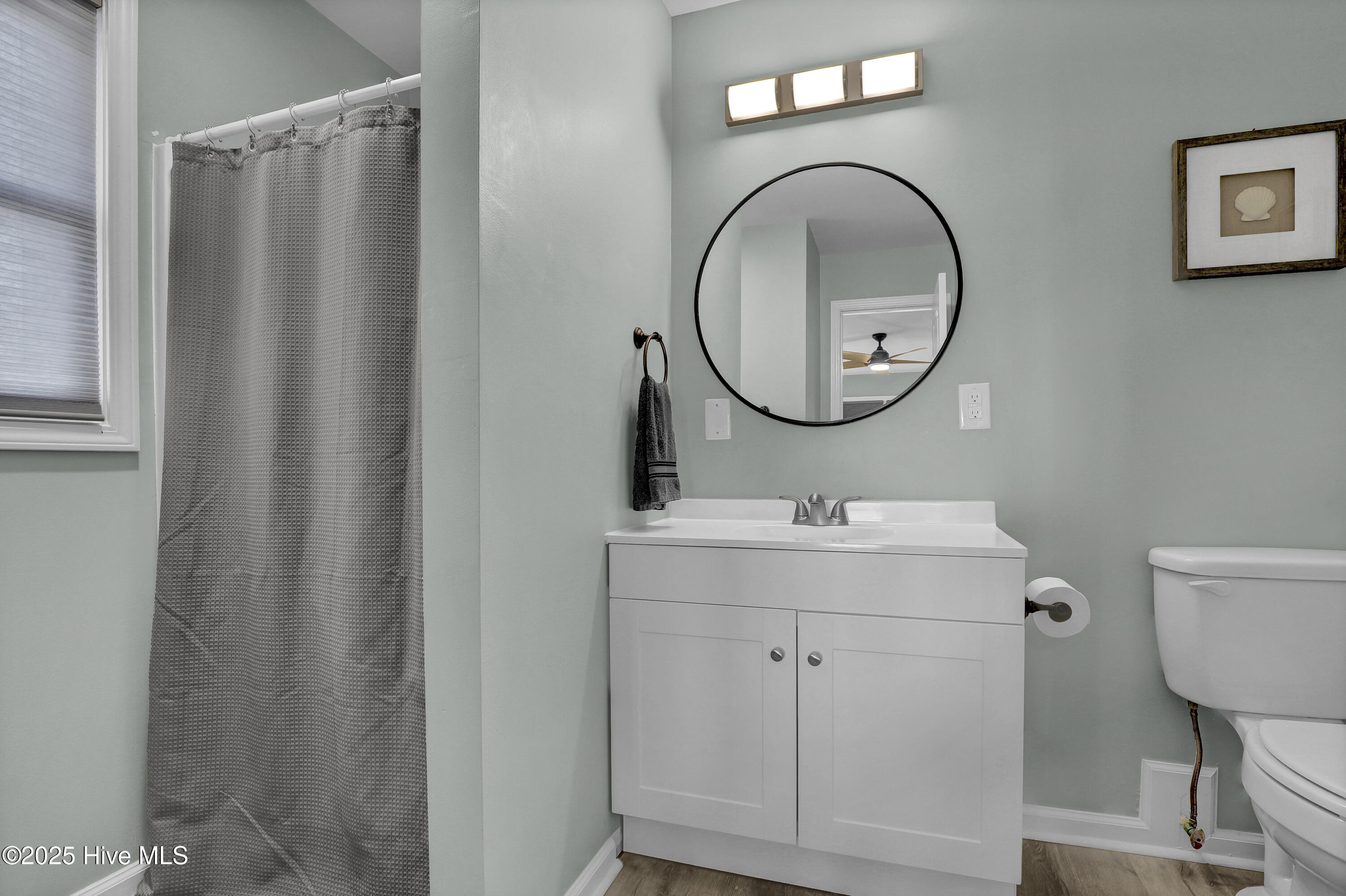 1115 N Shore Drive Property Photo 13