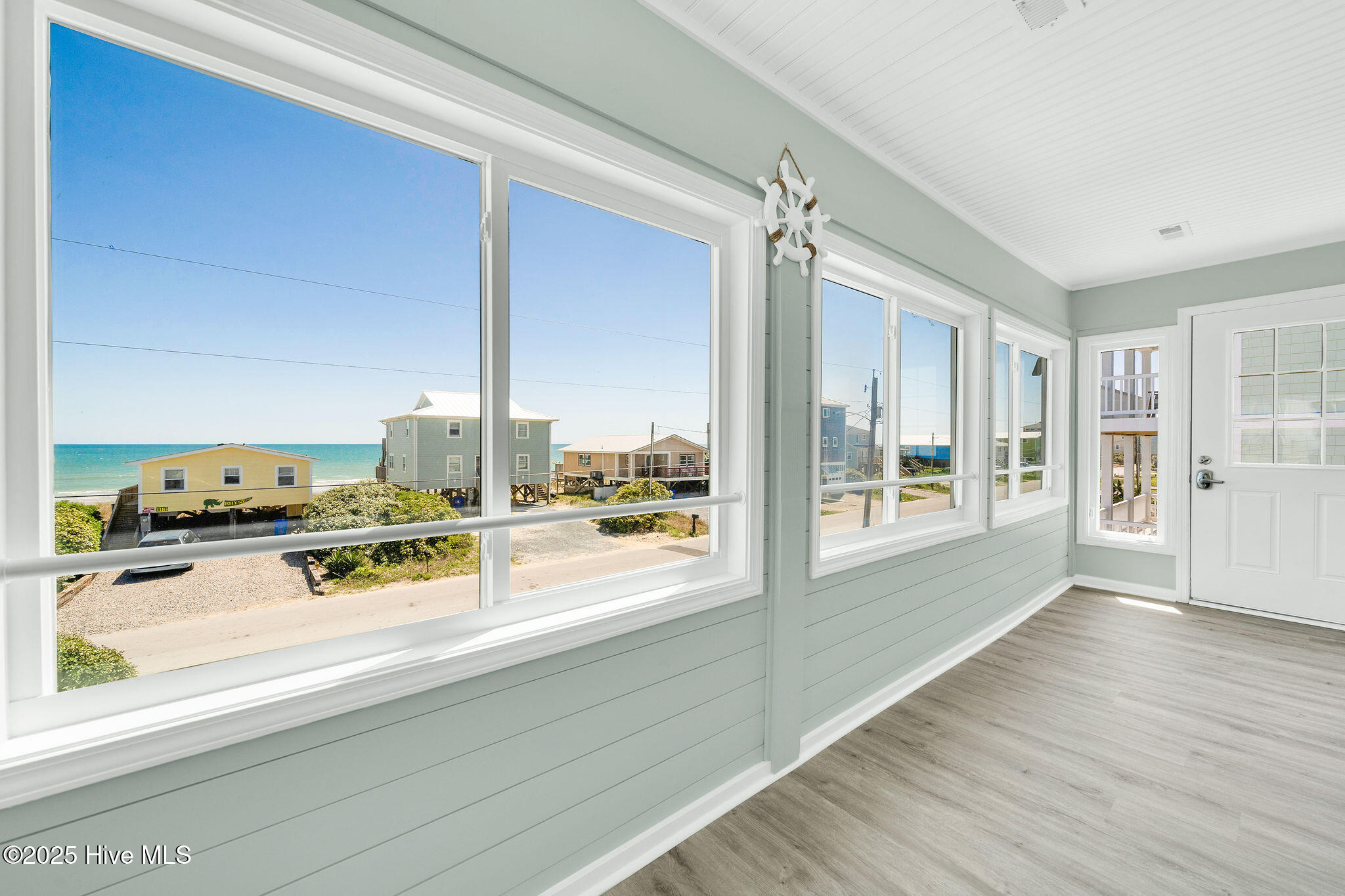 1115 N Shore Drive Property Photo 22