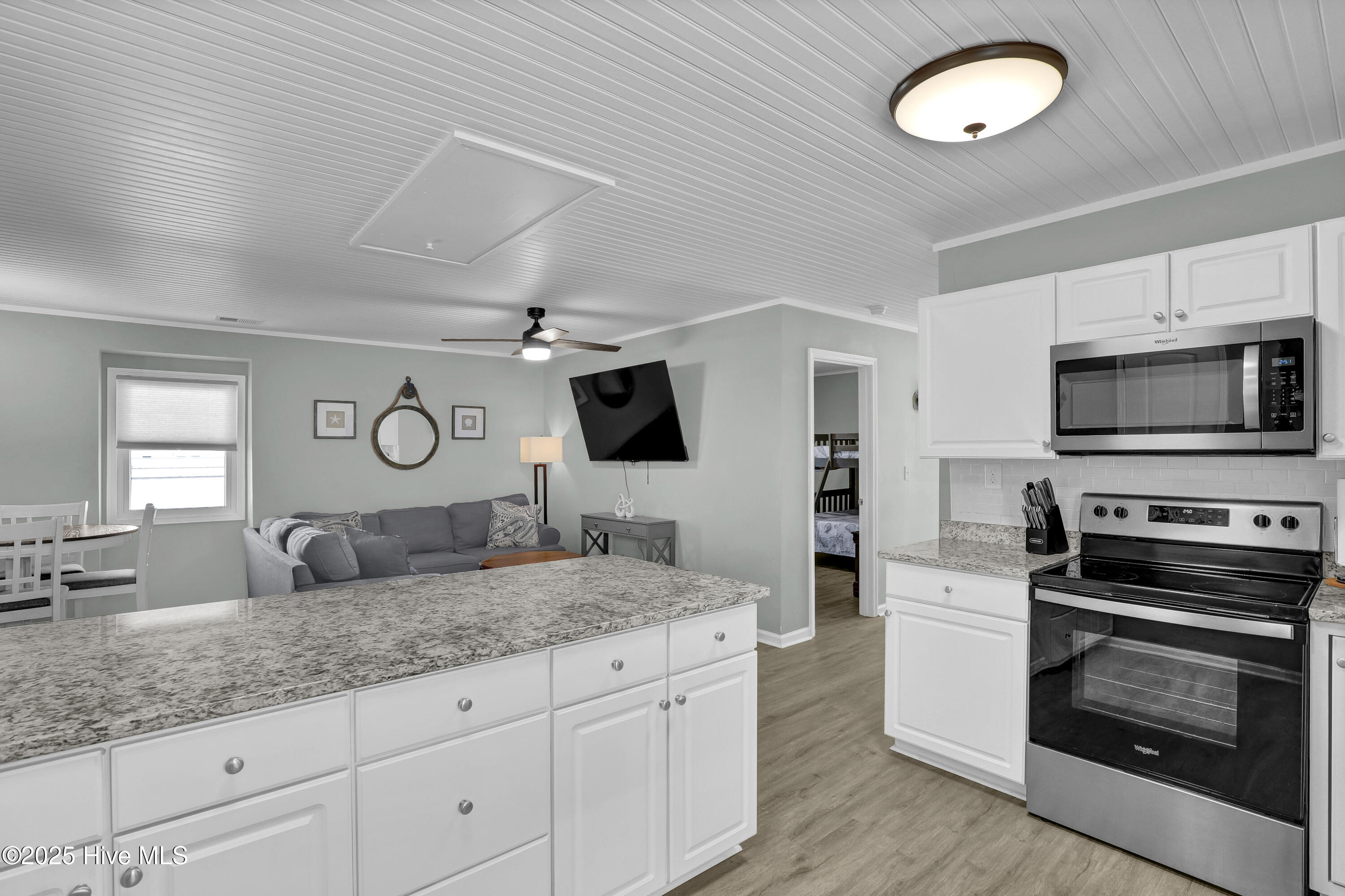 1115 N Shore Drive Property Photo 25