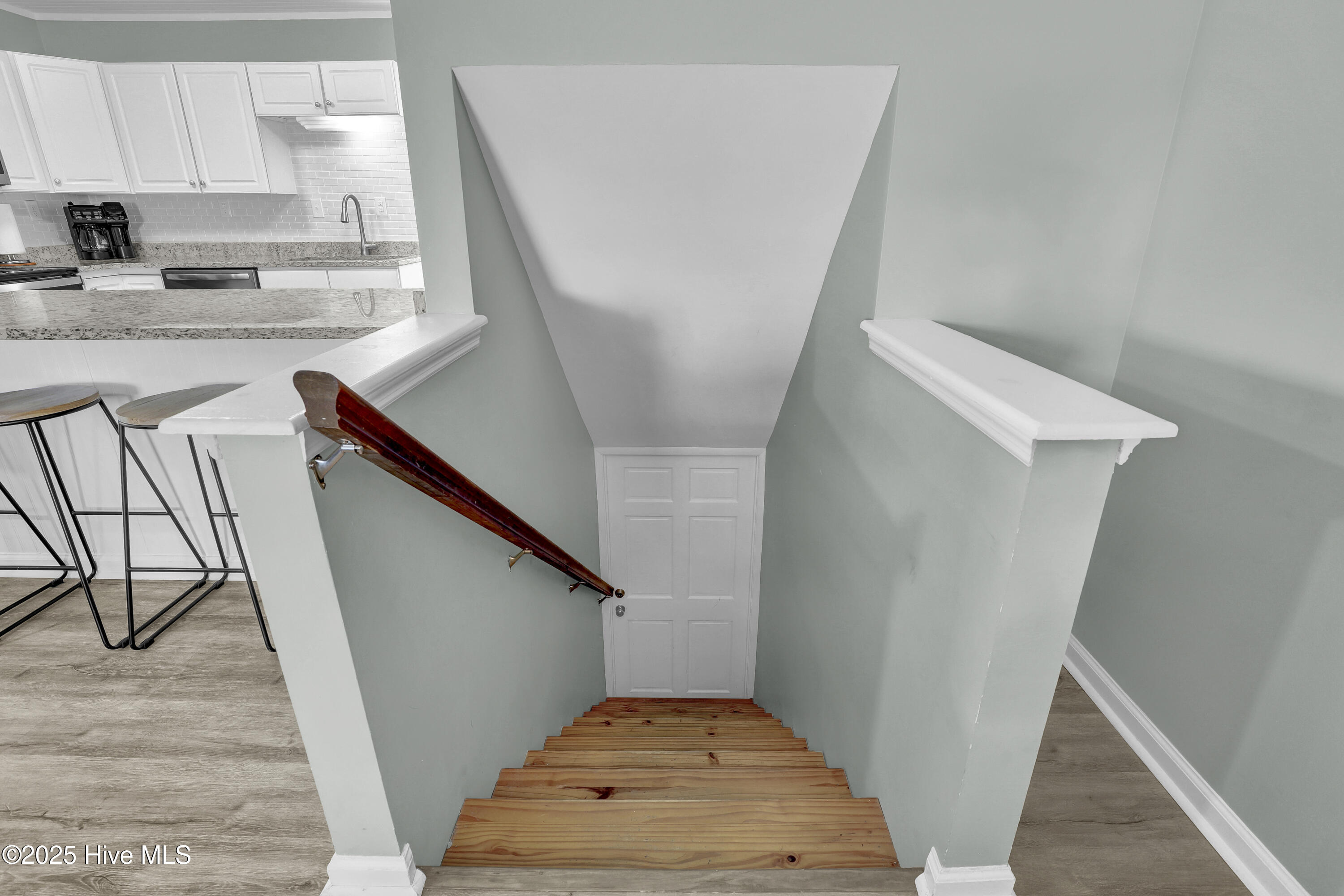 1115 N Shore Drive Property Photo 29