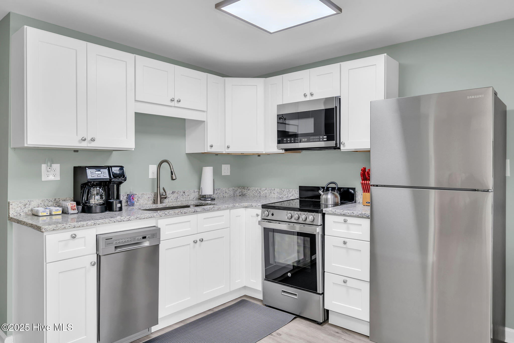 1115 N Shore Drive Property Photo 36