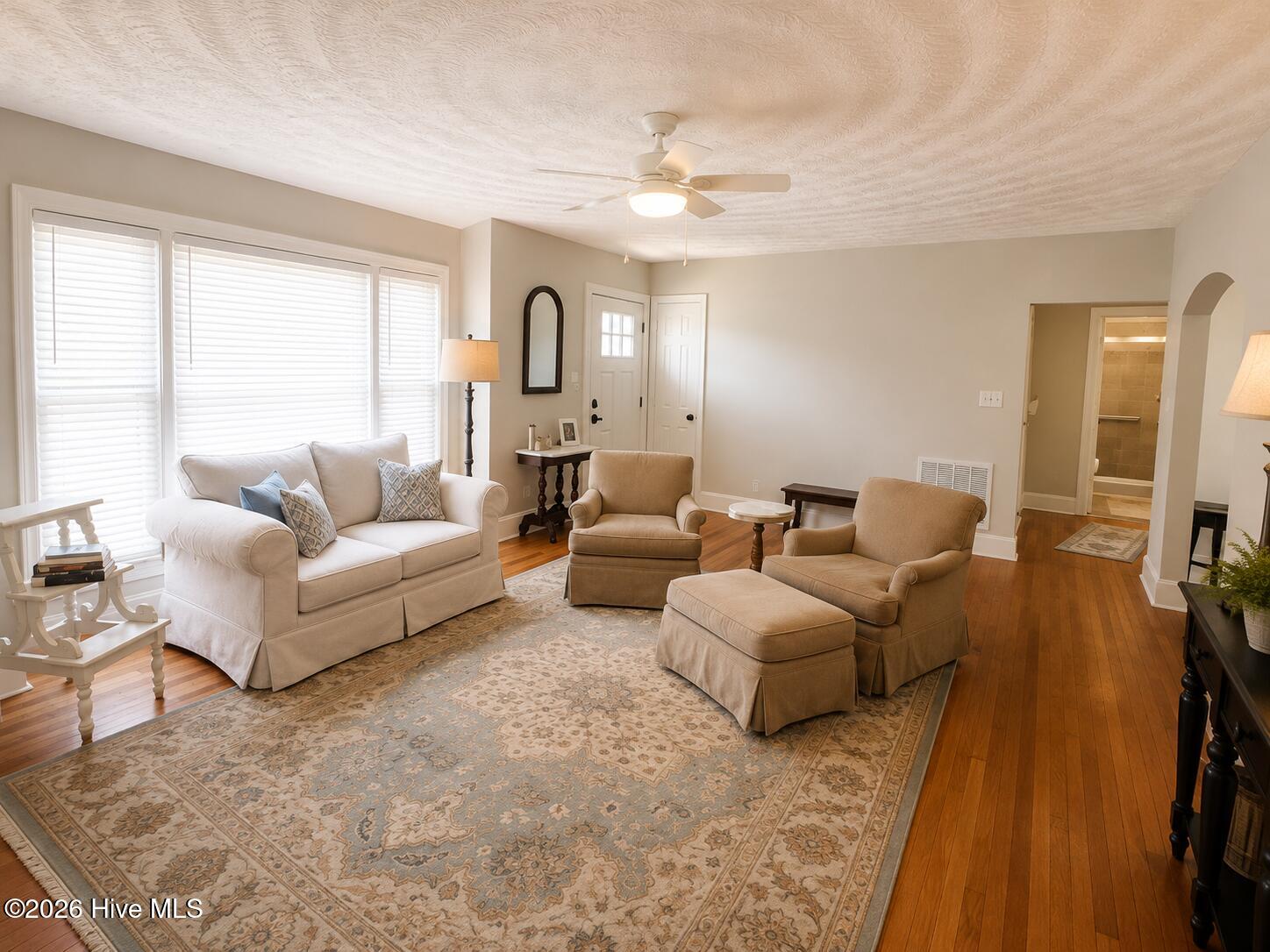 913 N Colony Avenue N Property Photo 5