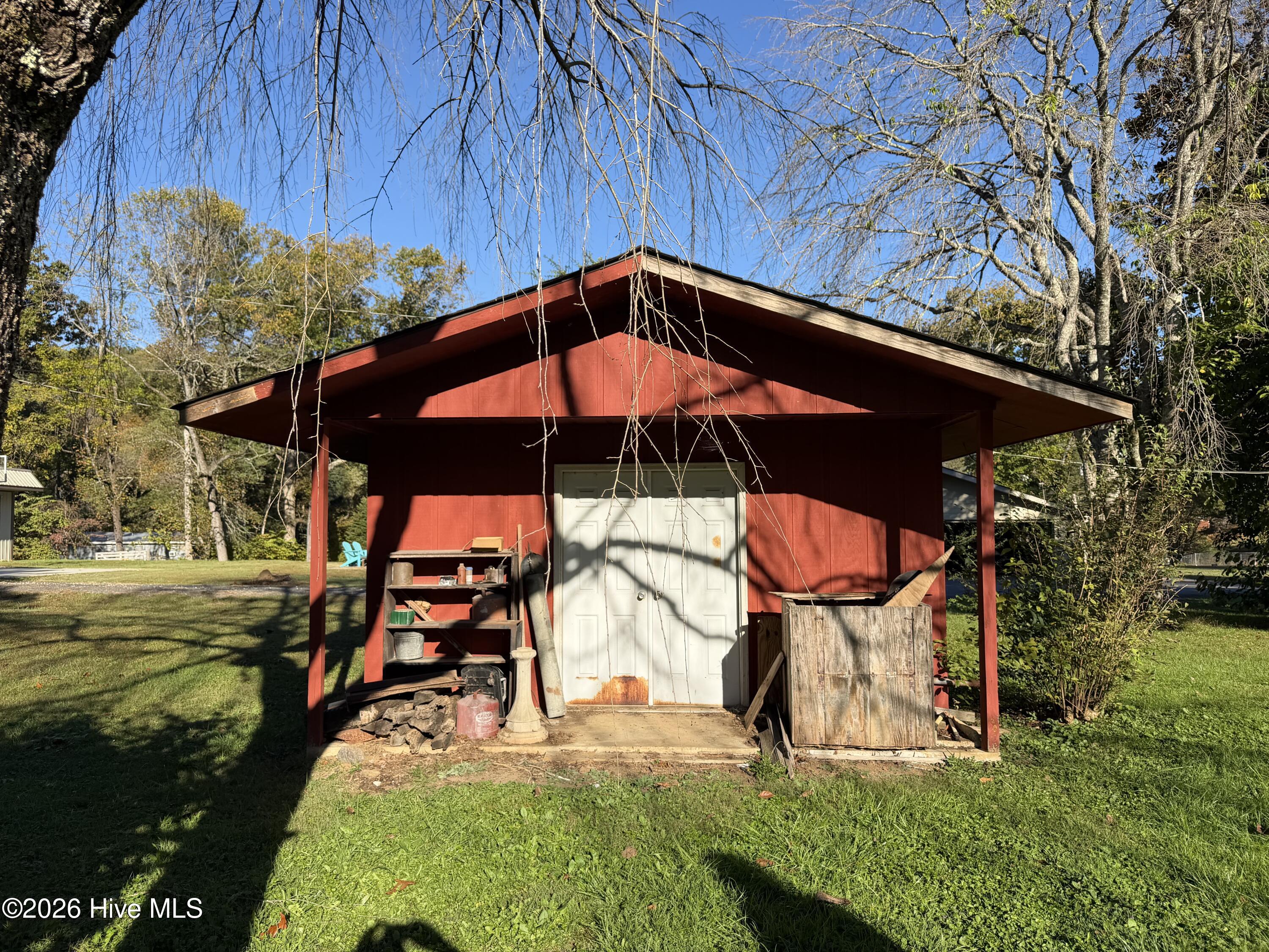 16 Hemlock Way Property Photo 24