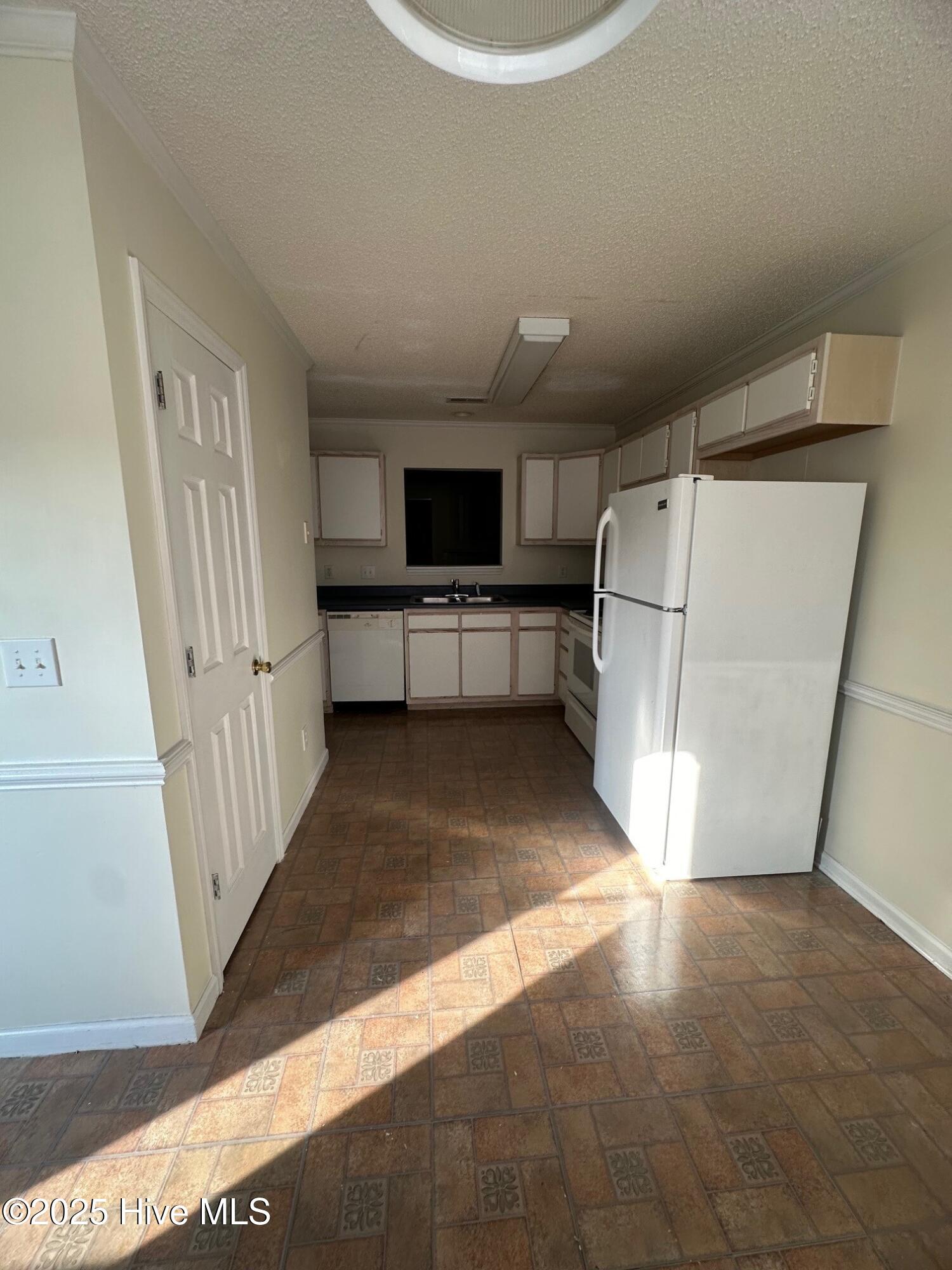 1224 Westridge Court B Property Photo 5