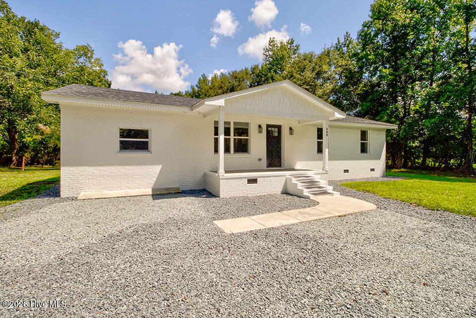 390 Newtown Loop Road